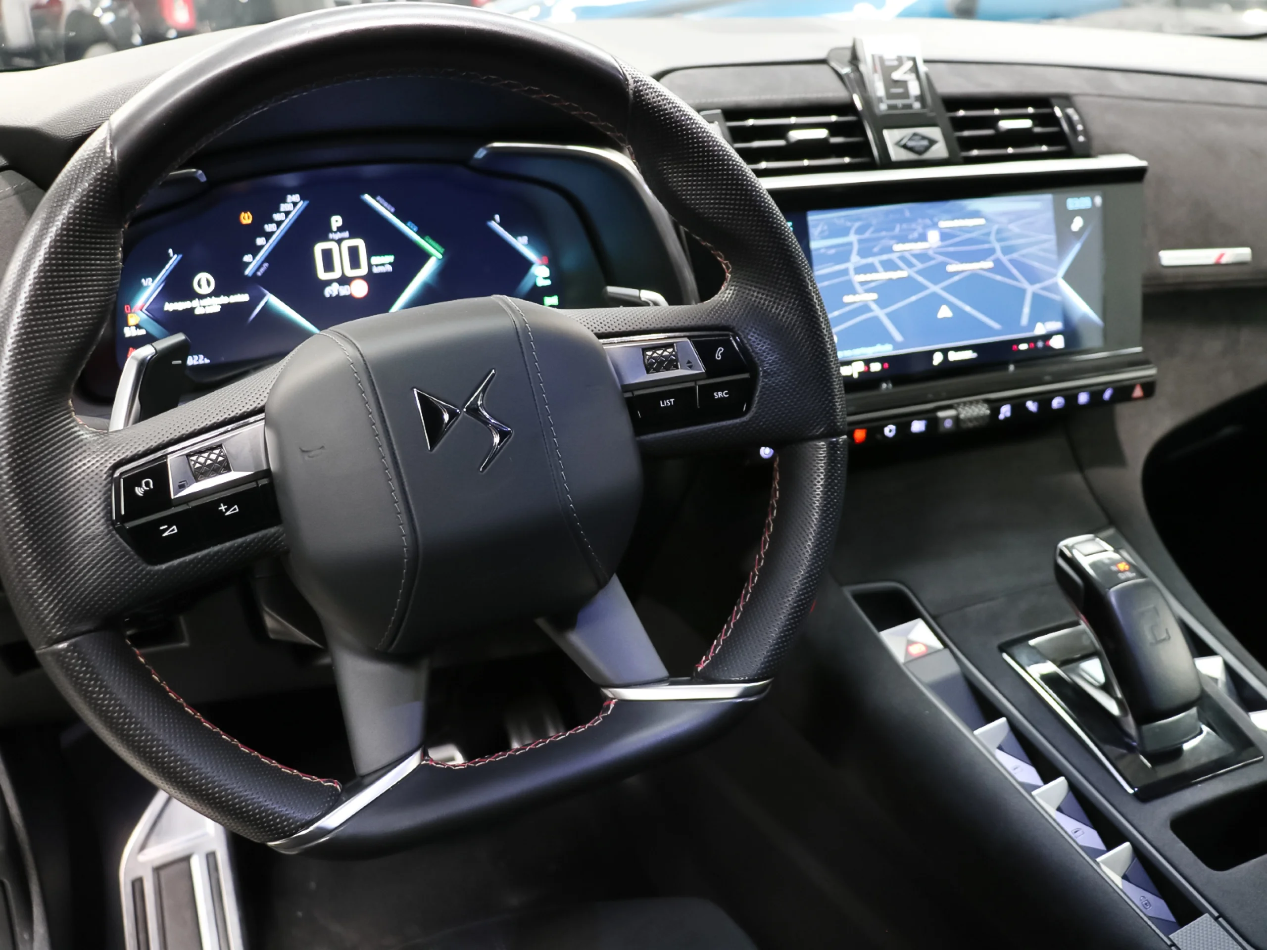 DS DS7 Crossback E-Tense 225 Performance Line+ Auto 165 kW (225 CV) - Foto 27