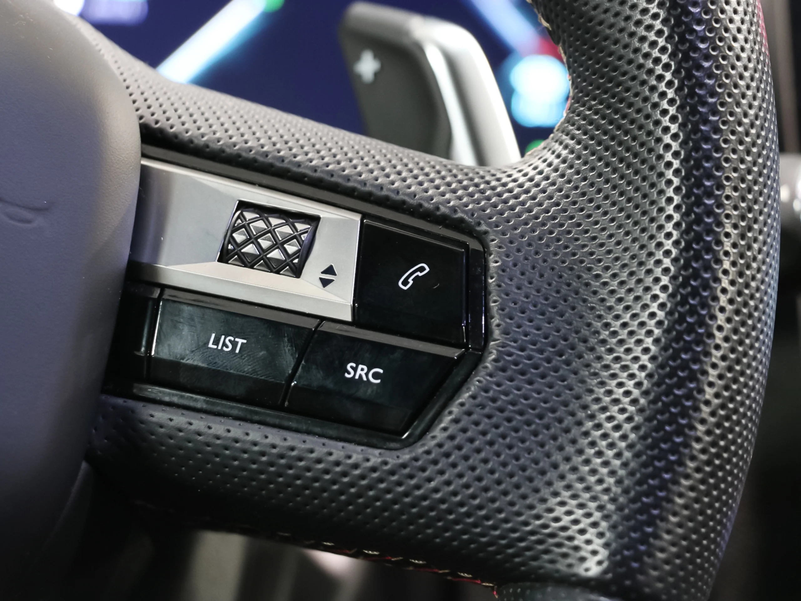 DS DS7 Crossback E-Tense 225 Performance Line+ Auto 165 kW (225 CV) - Foto 30