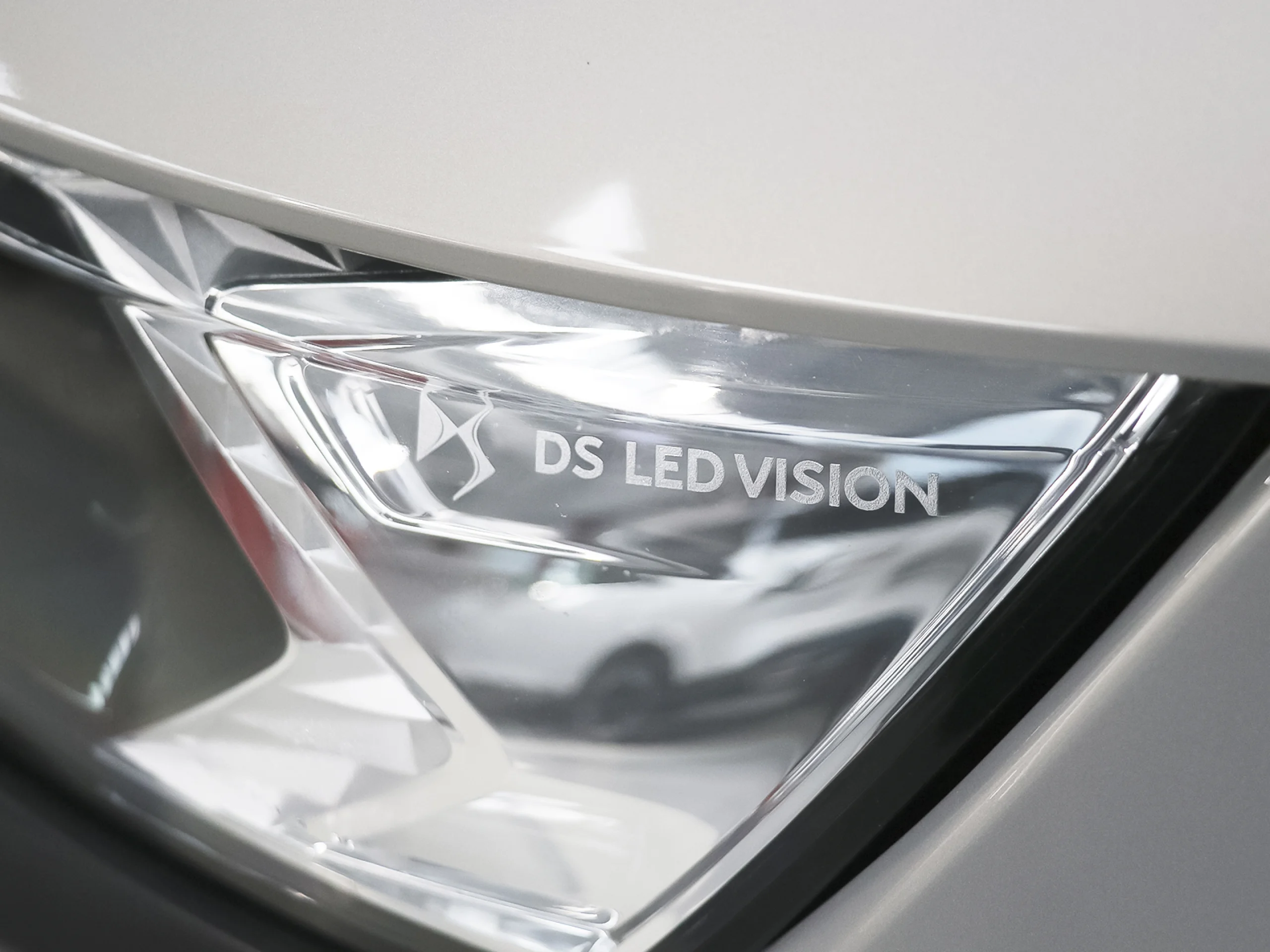 DS DS7 Crossback E-Tense 225 Performance Line+ Auto 165 kW (225 CV) - Foto 36