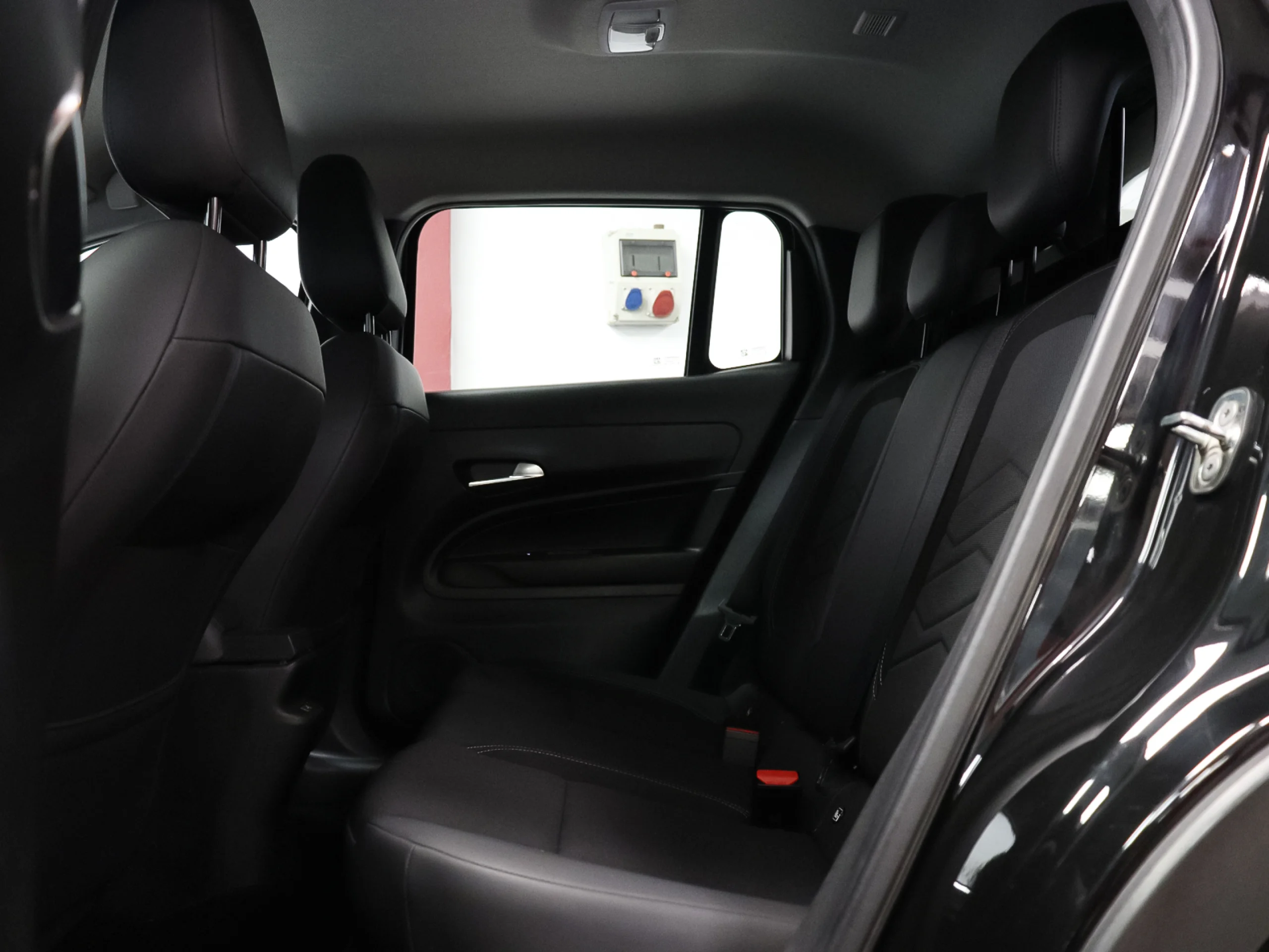 Jeep Avenger 1.2 G Altitude 74 kW (100 CV) - Foto 9