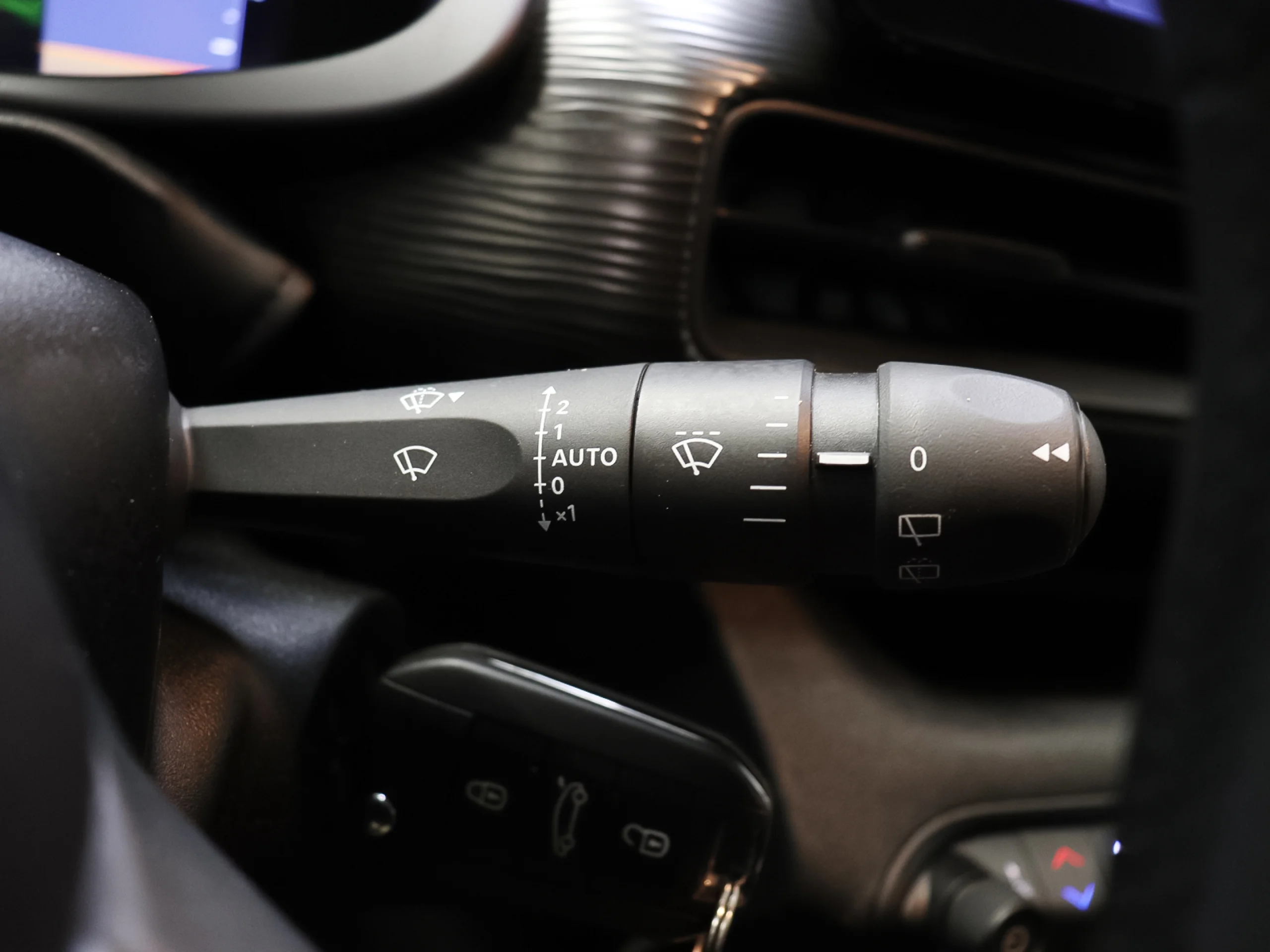 Jeep Avenger 1.2 G Altitude 74 kW (100 CV) - Foto 17