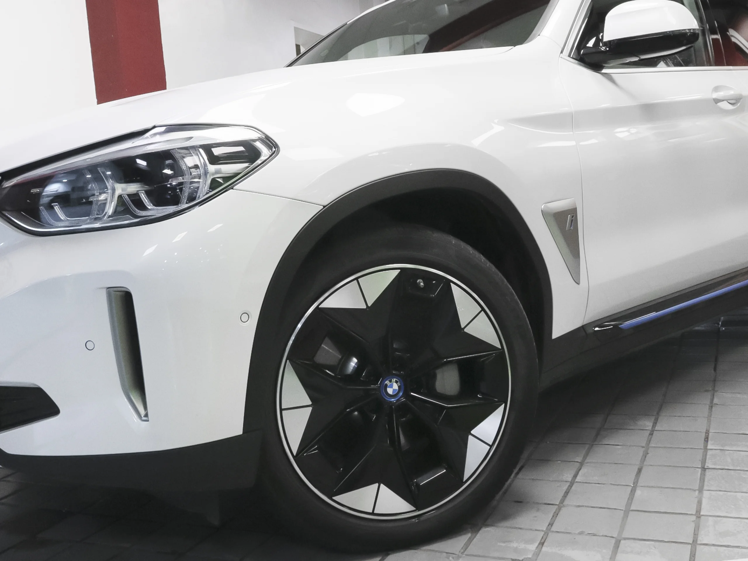 BMW IX3 80 kWh 210 kW (286 CV) - Foto 48
