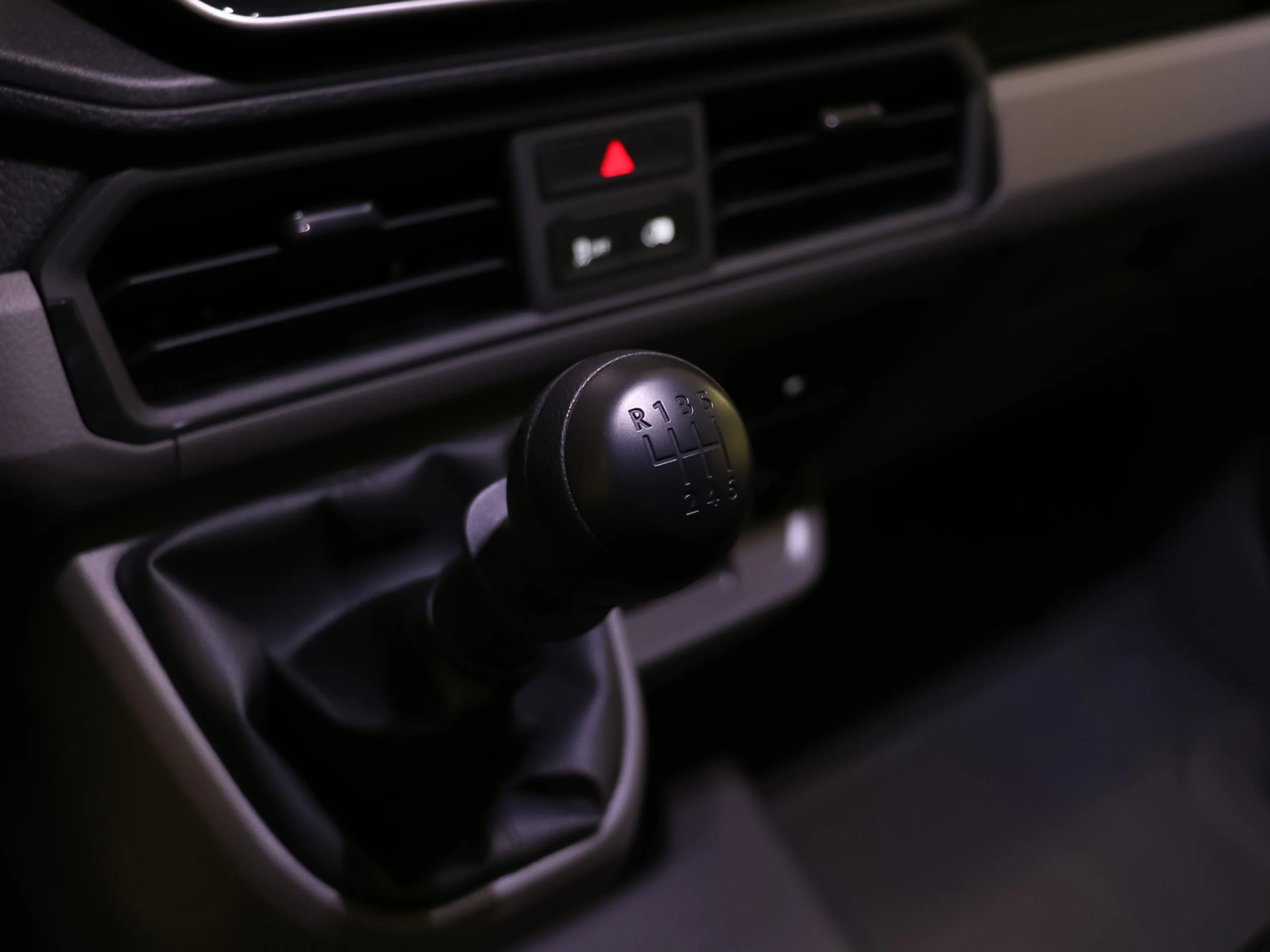 Volkswagen Crafter Furgon Batalla Media TN 2.0 TDI 103 kW (140 CV) 3.000 - Foto 31