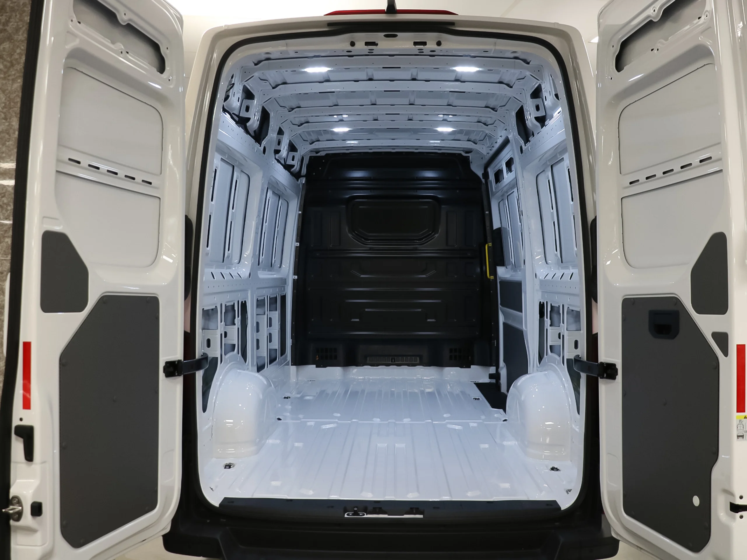 Volkswagen Crafter Furgon Batalla Media TN 2.0 TDI 103 kW (140 CV) 3.000 - Foto 38