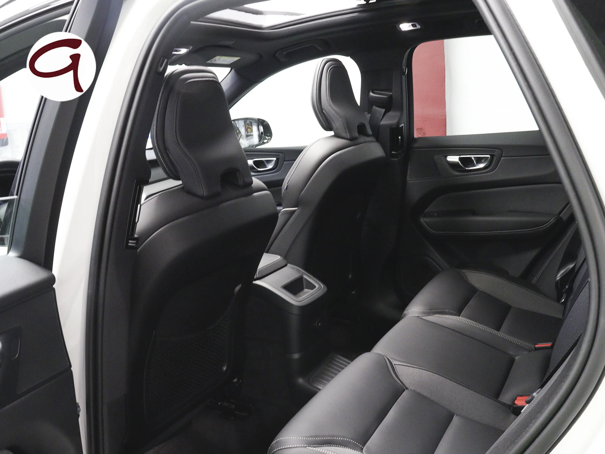 Volvo XC60 T6 Recharge R-Design AWD Auto 250 kW (340 CV) - Foto 10