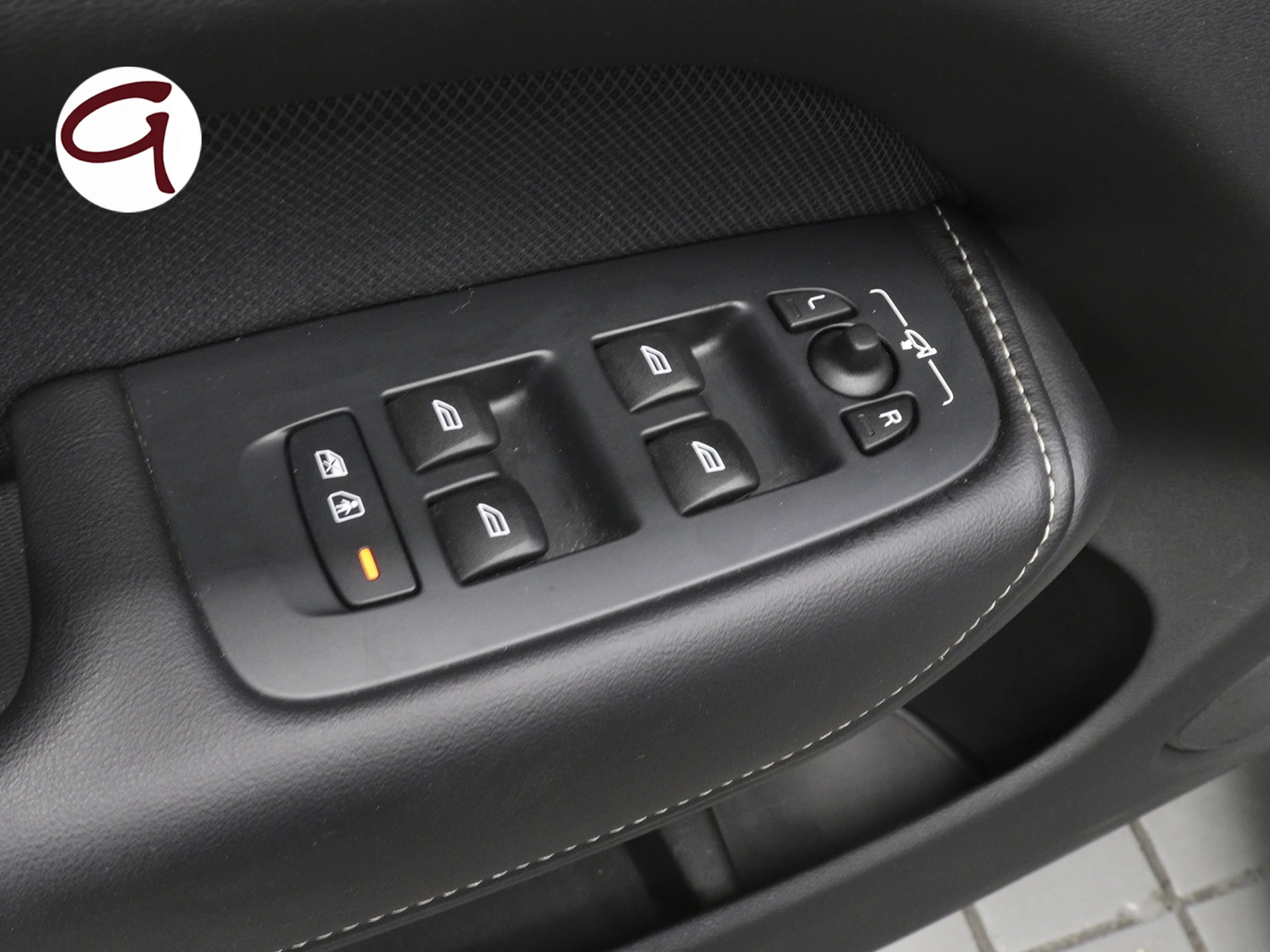 Volvo XC60 T6 Recharge R-Design AWD Auto 250 kW (340 CV) - Foto 13