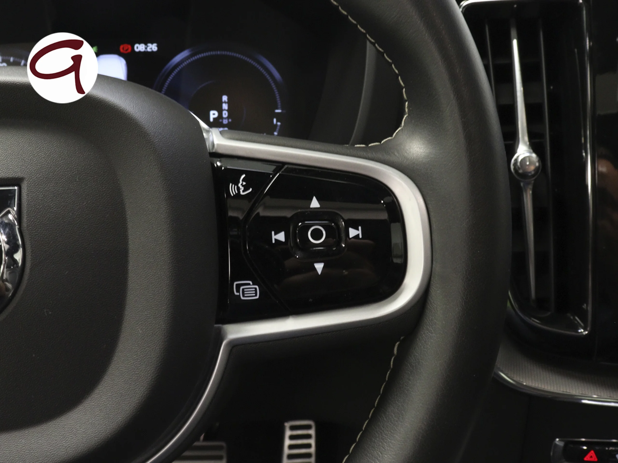 Volvo XC60 T6 Recharge R-Design AWD Auto 250 kW (340 CV) - Foto 17