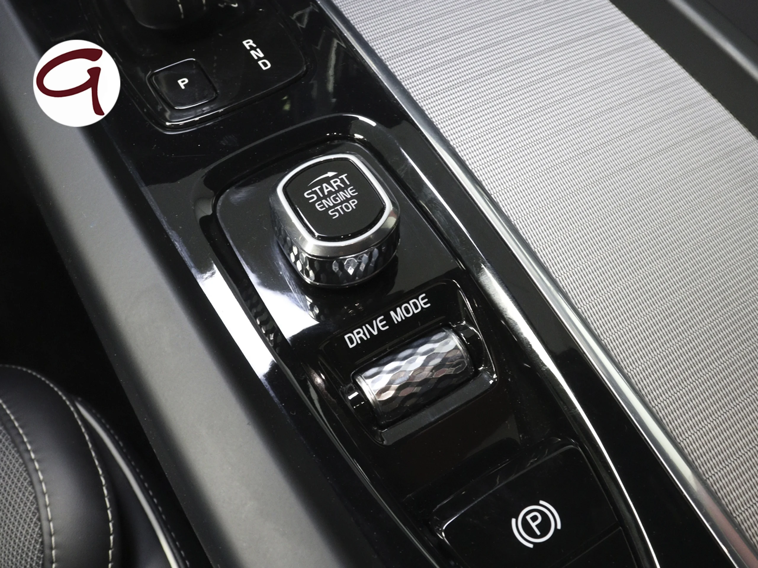 Volvo XC60 T6 Recharge R-Design AWD Auto 250 kW (340 CV) - Foto 29