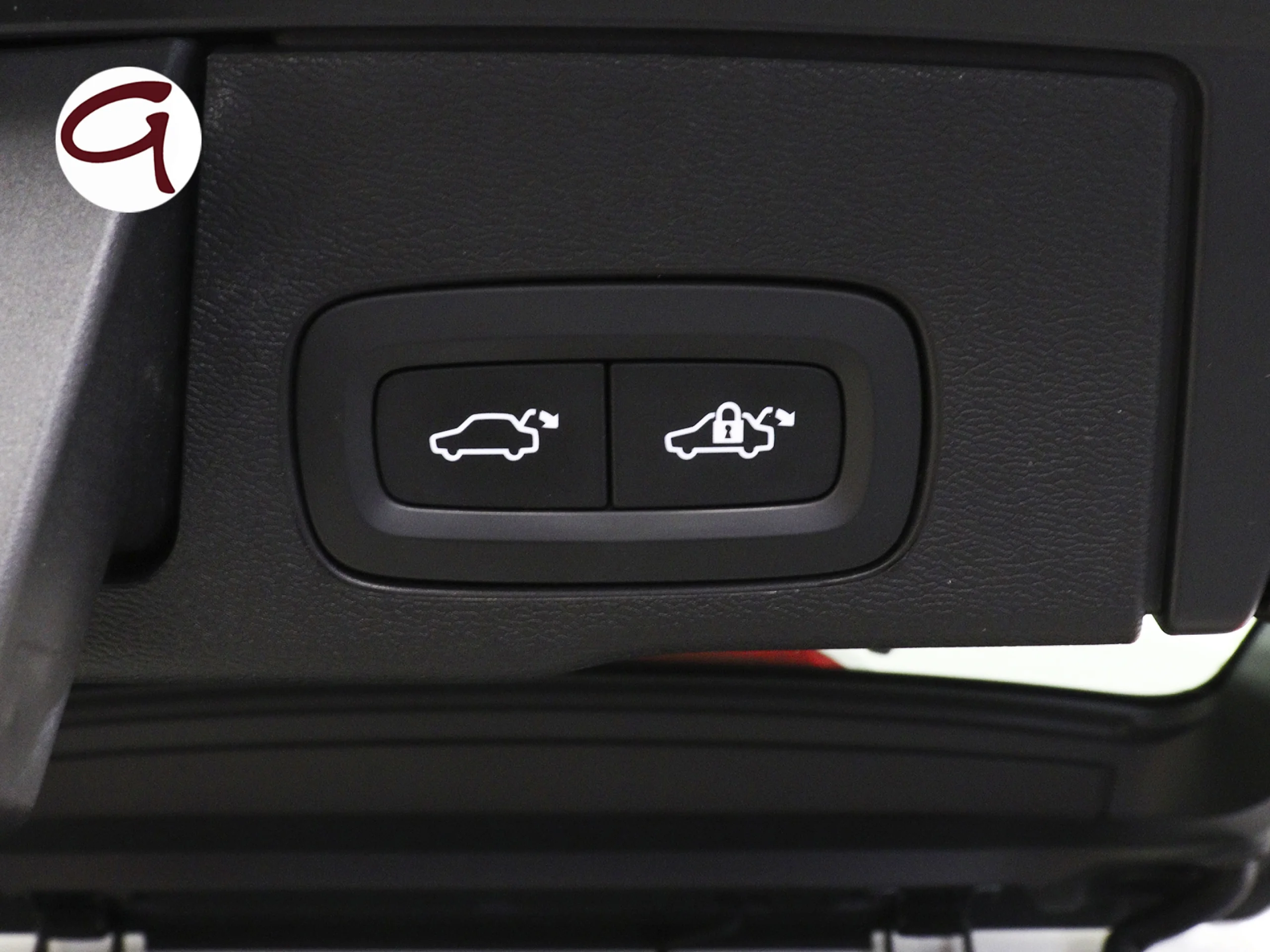 Volvo XC60 T6 Recharge R-Design AWD Auto 250 kW (340 CV) - Foto 32