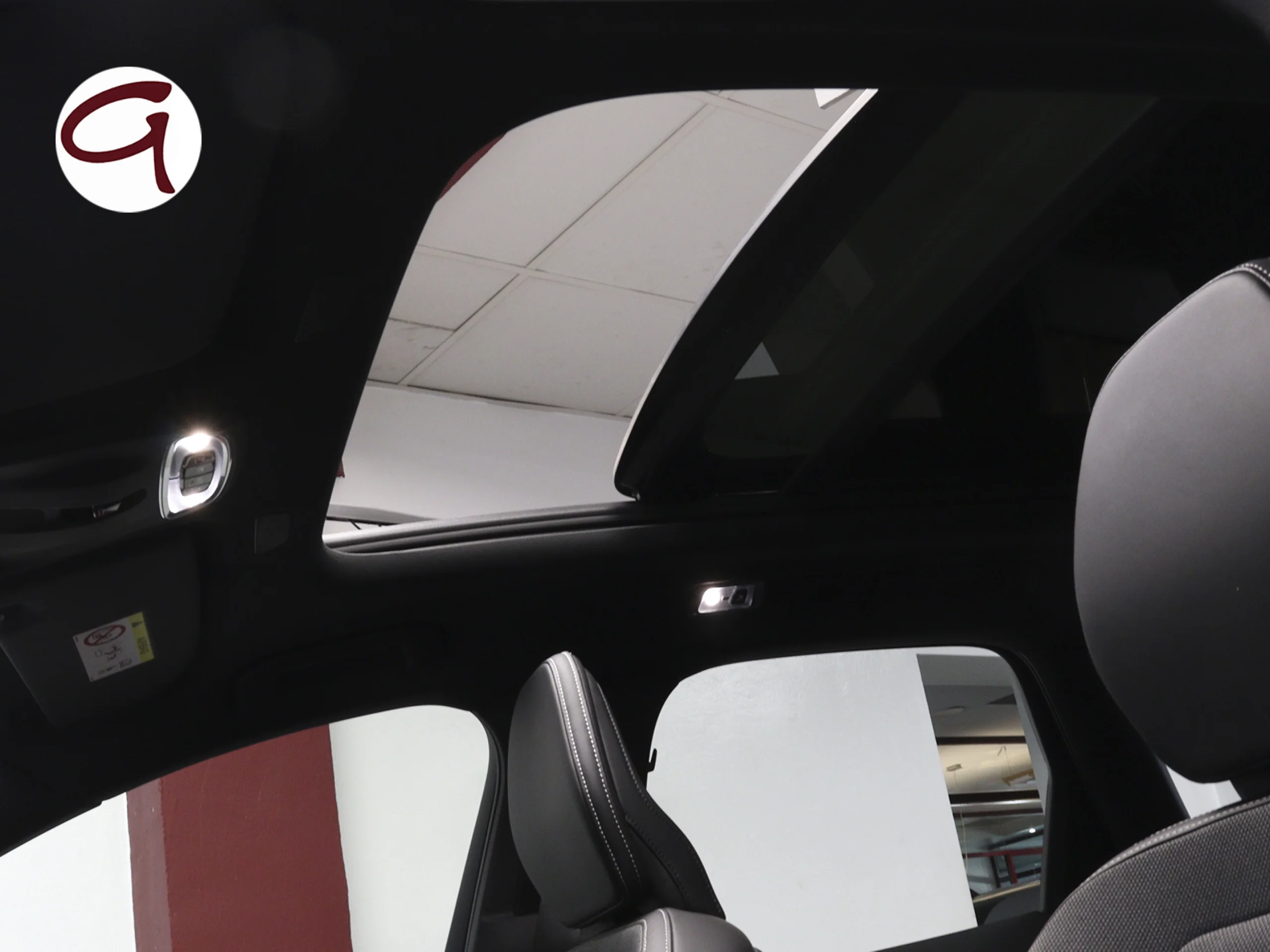 Volvo XC60 T6 Recharge R-Design AWD Auto 250 kW (340 CV) - Foto 33