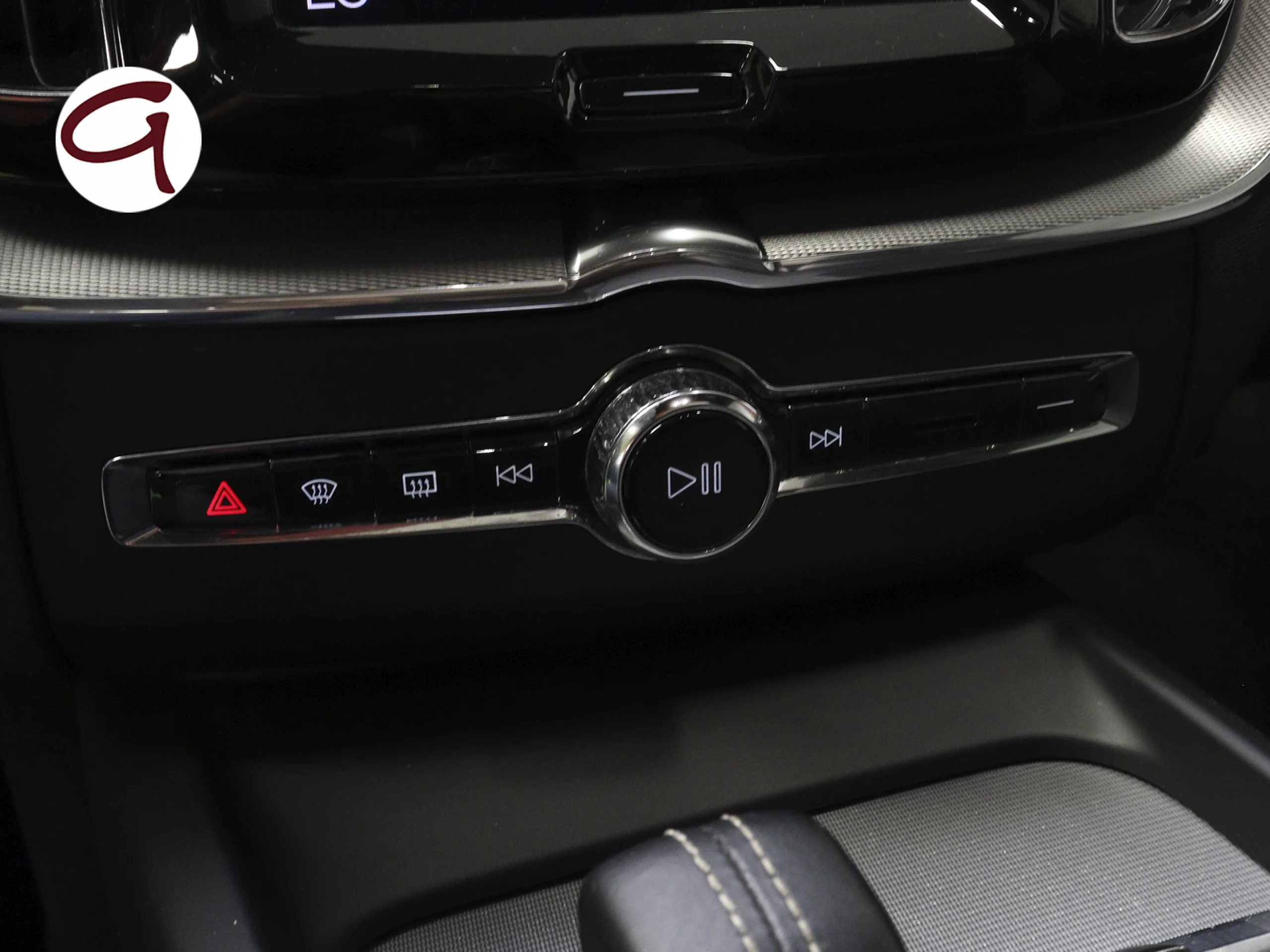 Volvo XC60 T6 Recharge R-Design AWD Auto 250 kW (340 CV) - Foto 27