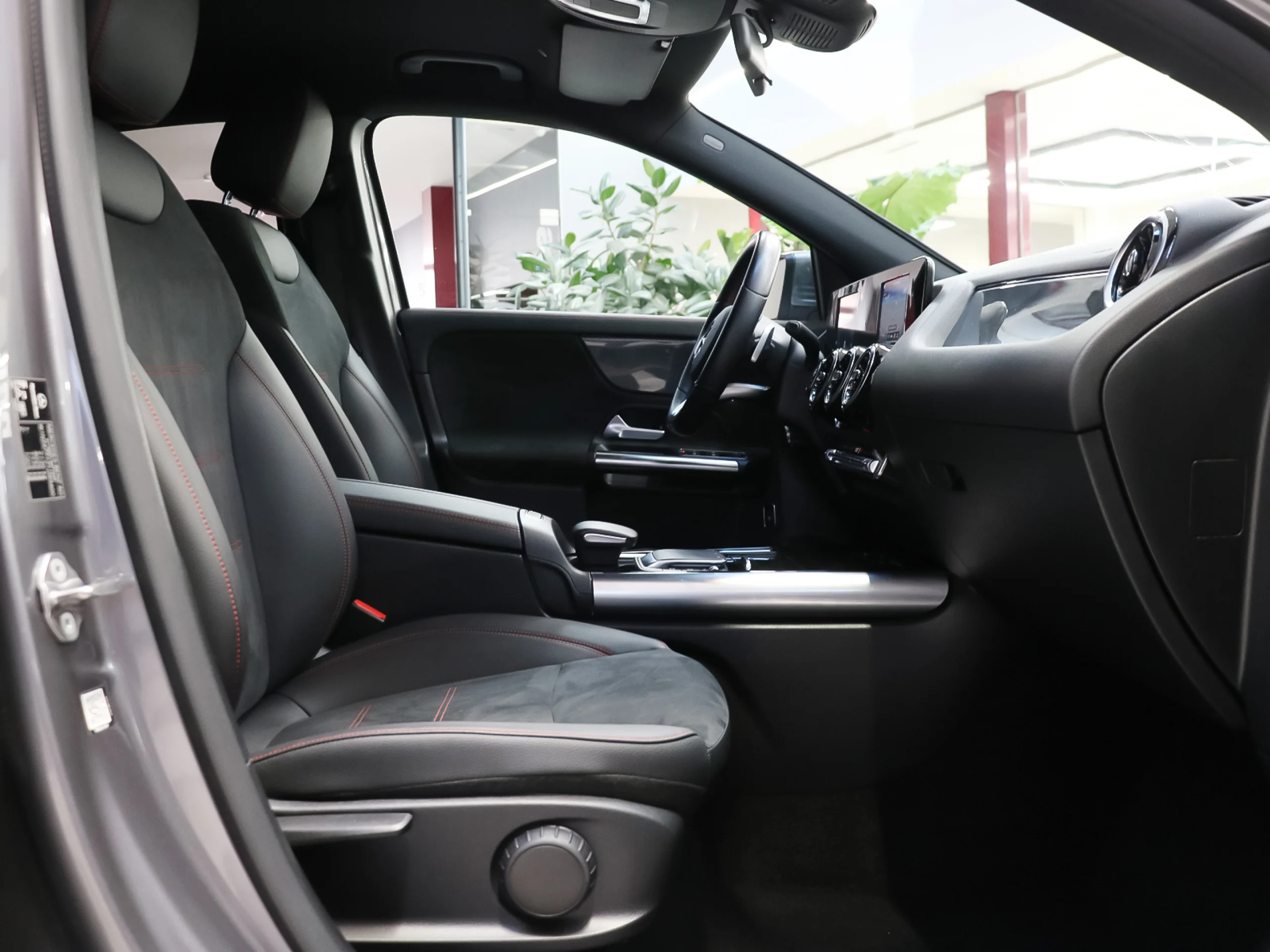 Mercedes-Benz GLA 200 D 110 kW (150 CV) - Foto 6