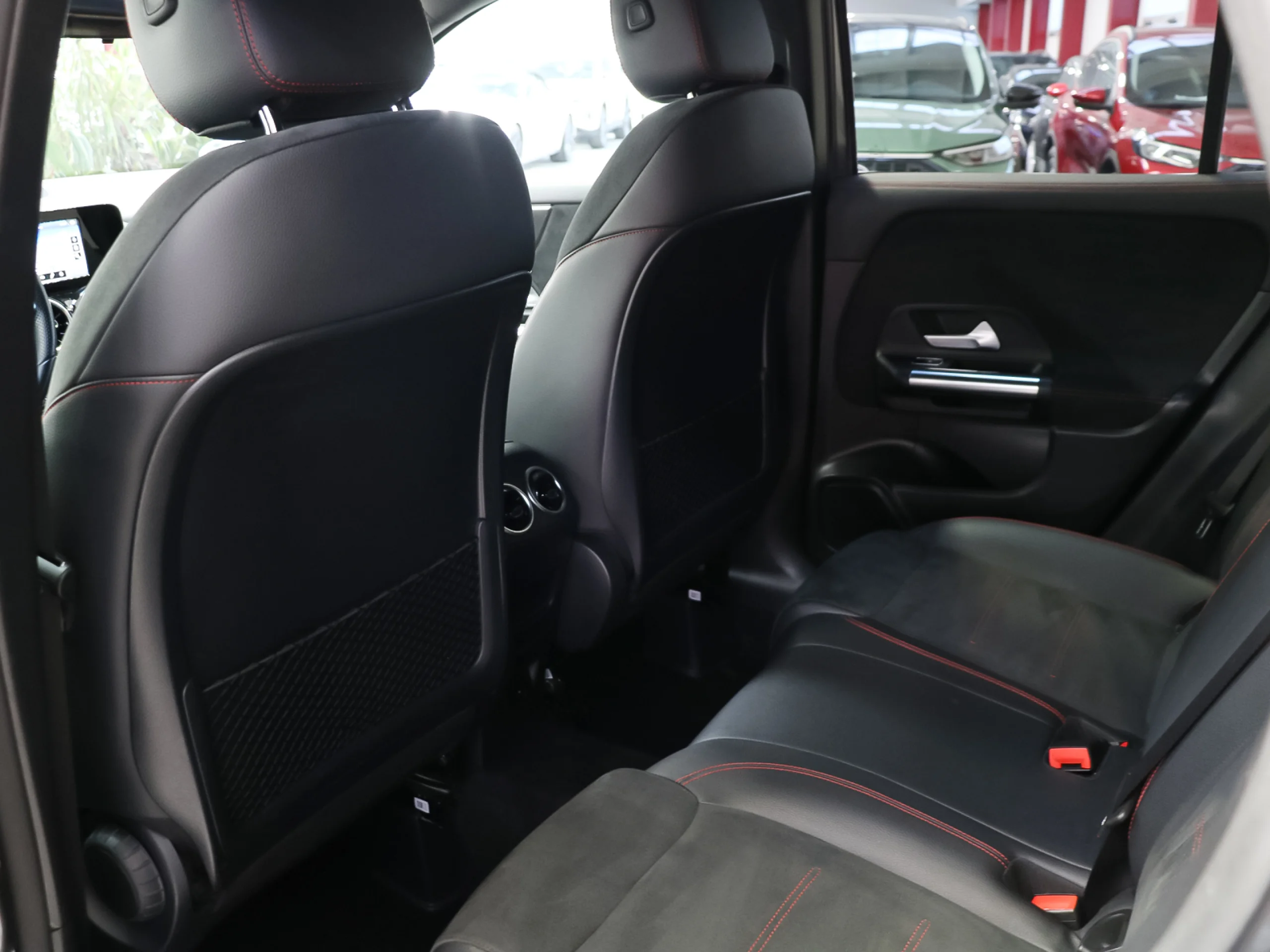 Mercedes-Benz GLA 200 D 110 kW (150 CV) - Foto 10