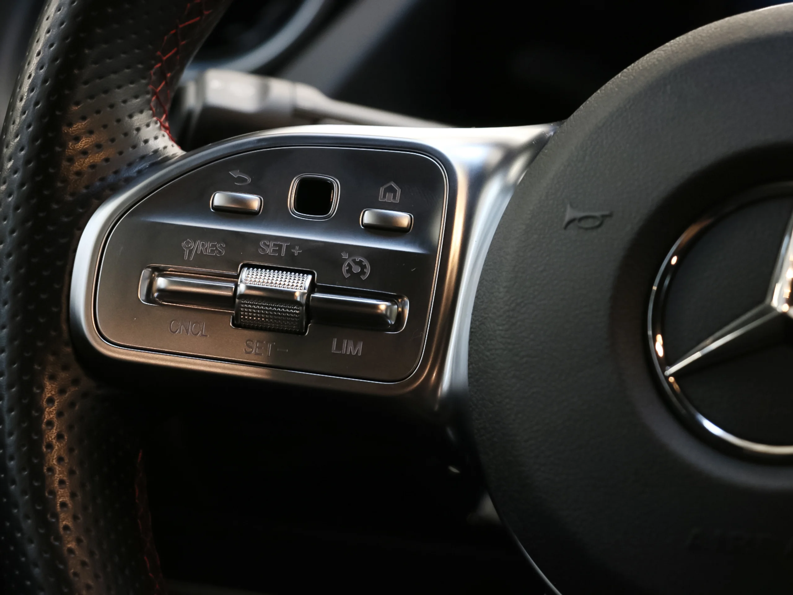 Mercedes-Benz GLA 200 D 110 kW (150 CV) - Foto 34