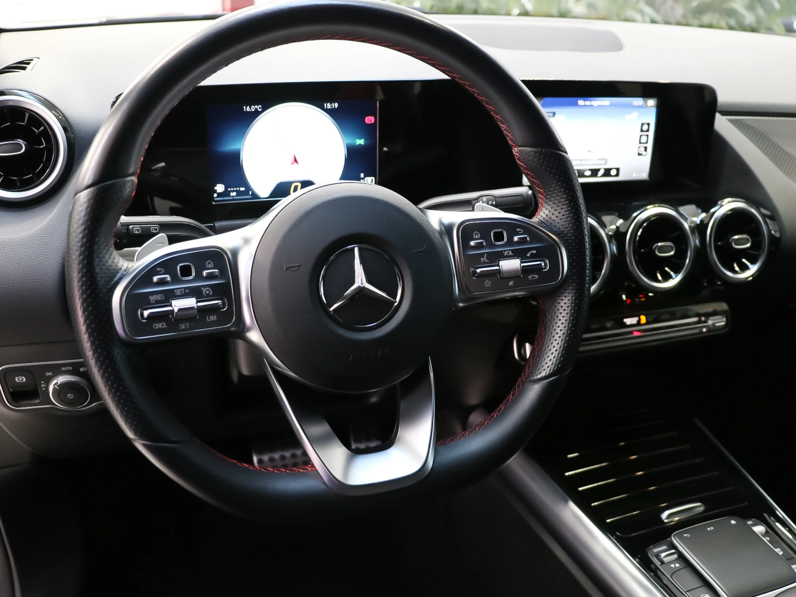 Mercedes-Benz GLA 200 D 110 kW (150 CV) - Foto 33