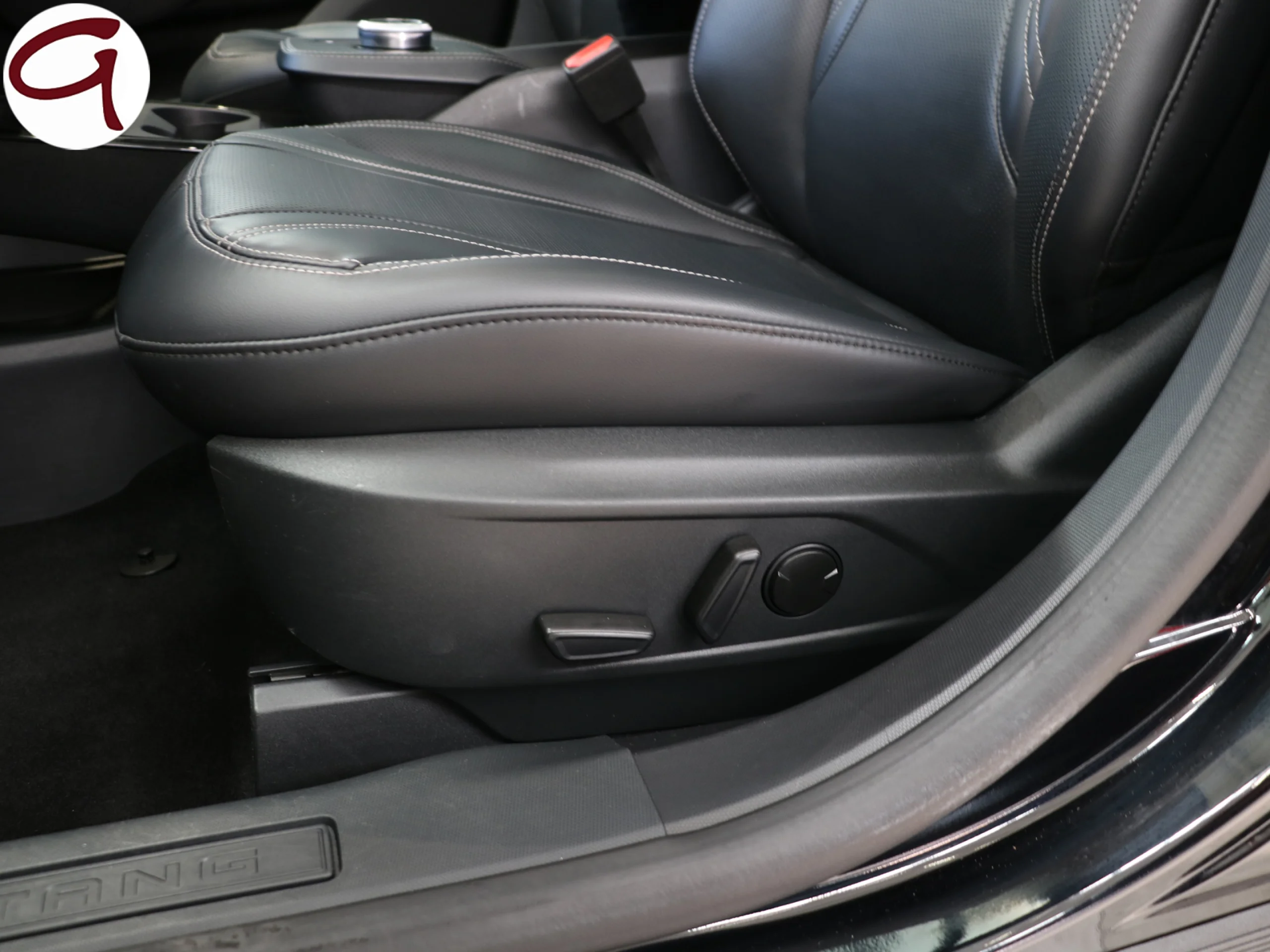 Ford Mustang Mach-E Batería 98.8Kwh 216 kW (294 CV) - Foto 8