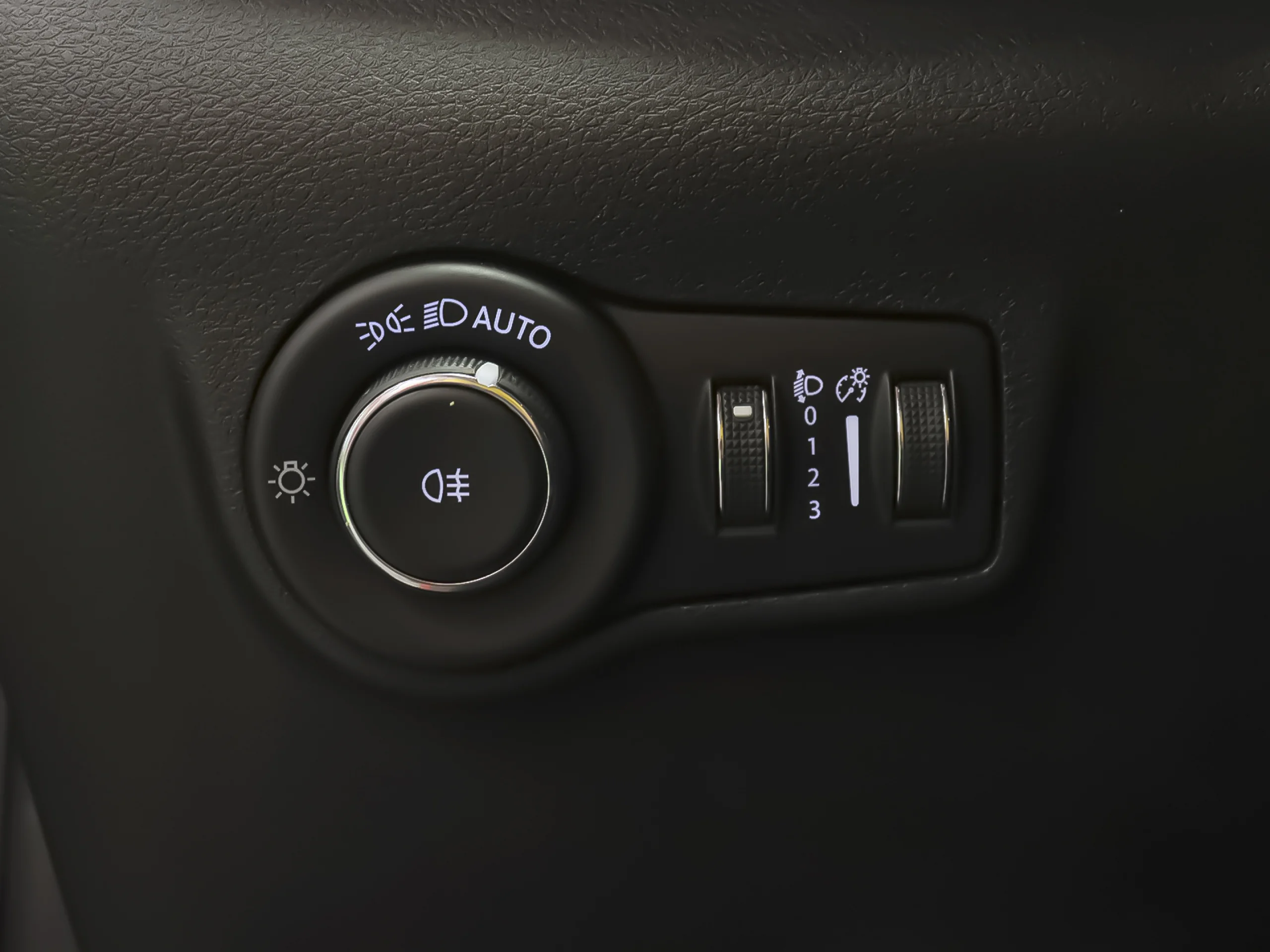 Jeep Compass 1.5 MHEV Night Eagle DCT 96 kW (130 CV) - Foto 12