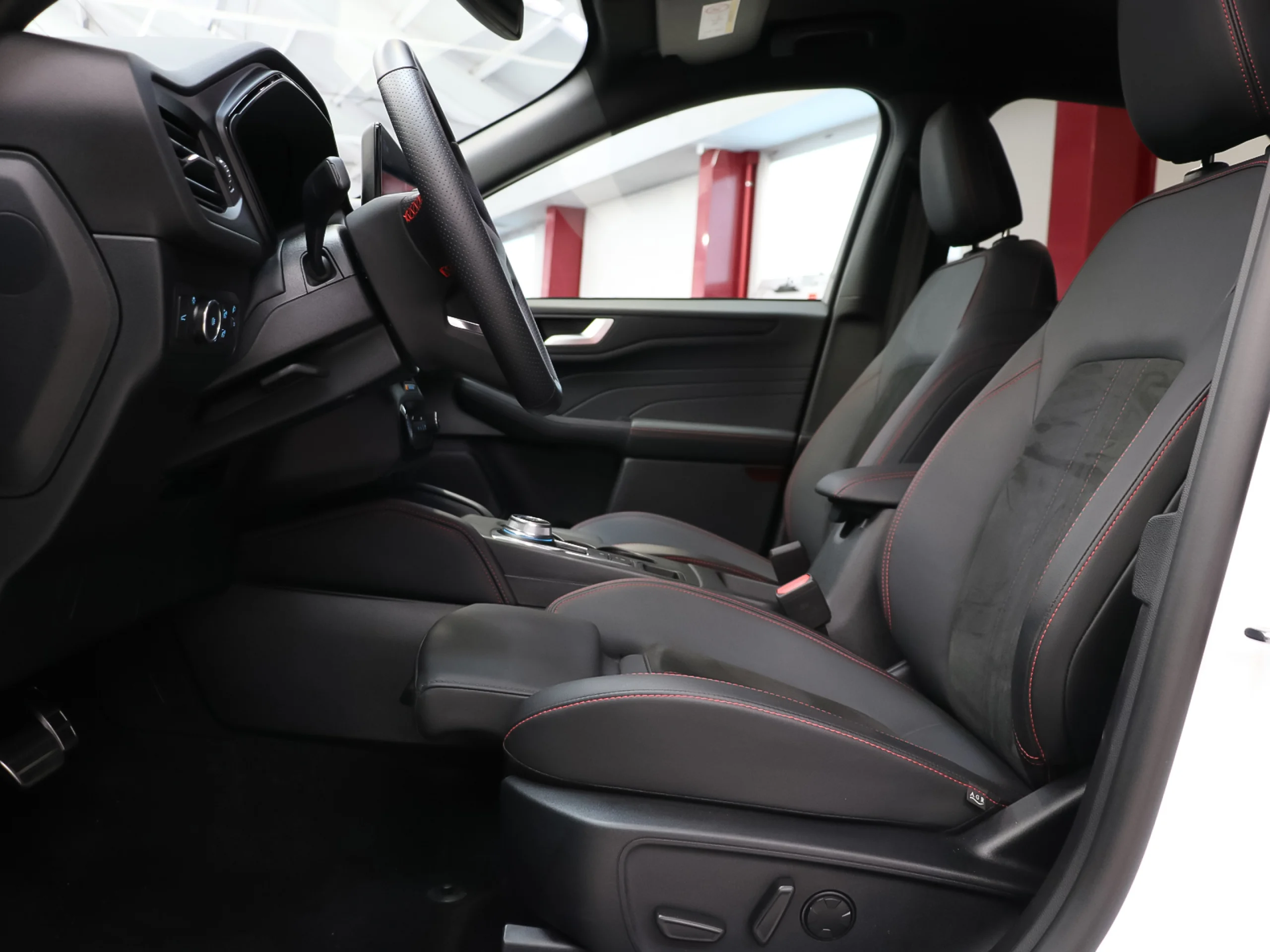 Ford Kuga 2.5 Duratec FHEV ST-Line X 4x2 Auto 132 kW (180 CV) - Foto 7