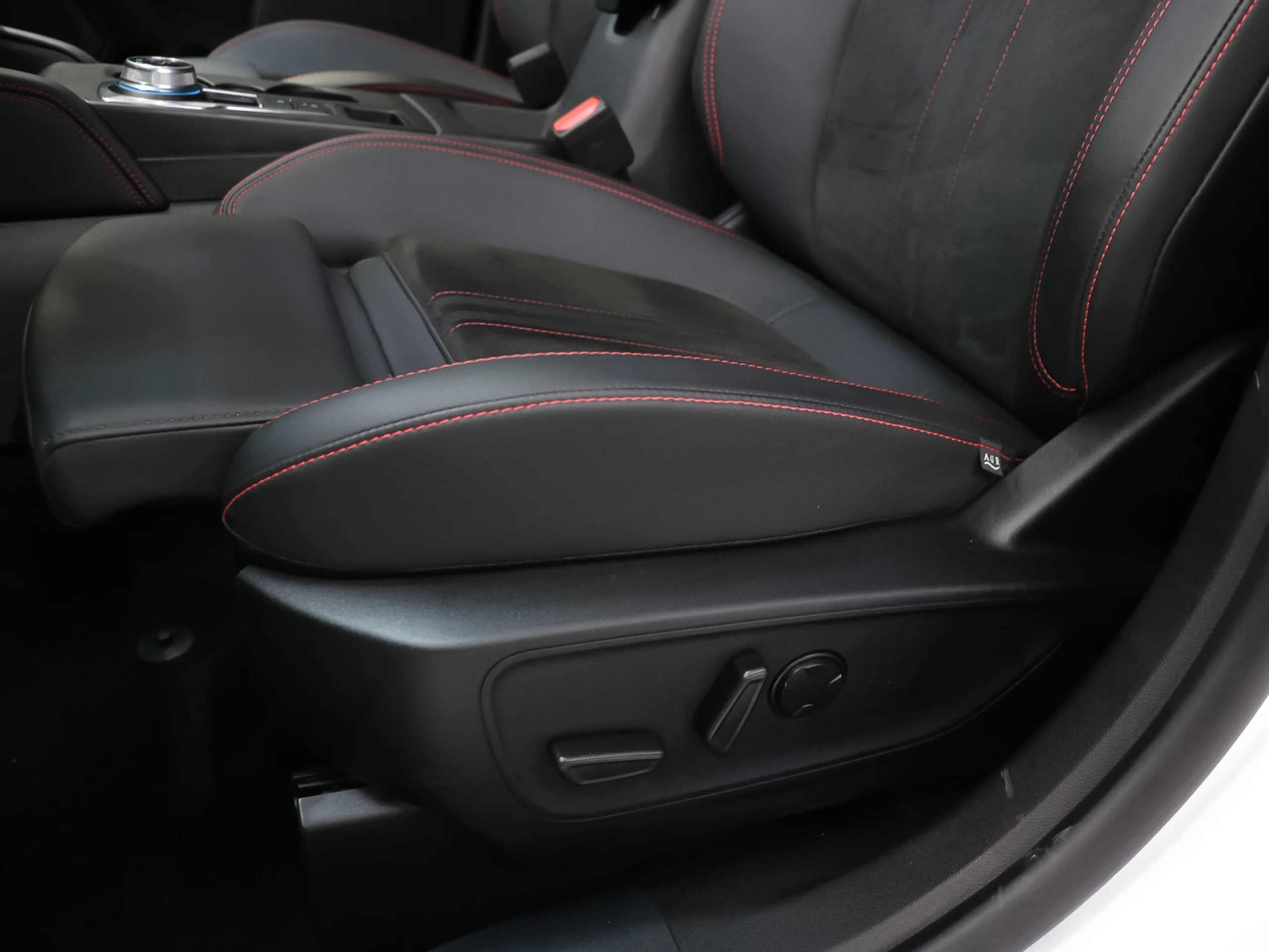 Ford Kuga 2.5 Duratec FHEV ST-Line X 4x2 Auto 132 kW (180 CV) - Foto 8