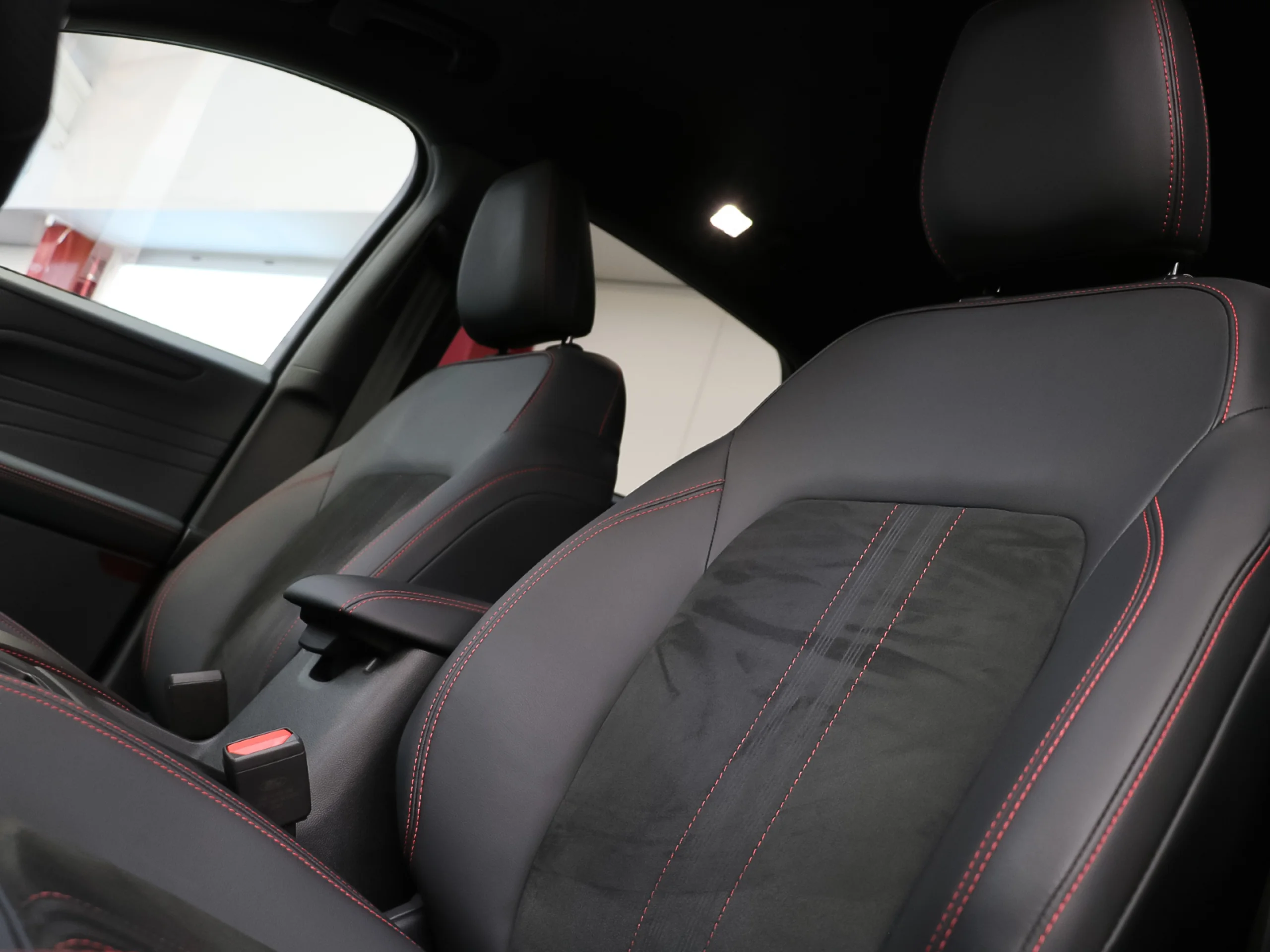 Ford Kuga 2.5 Duratec FHEV ST-Line X 4x2 Auto 132 kW (180 CV) - Foto 10