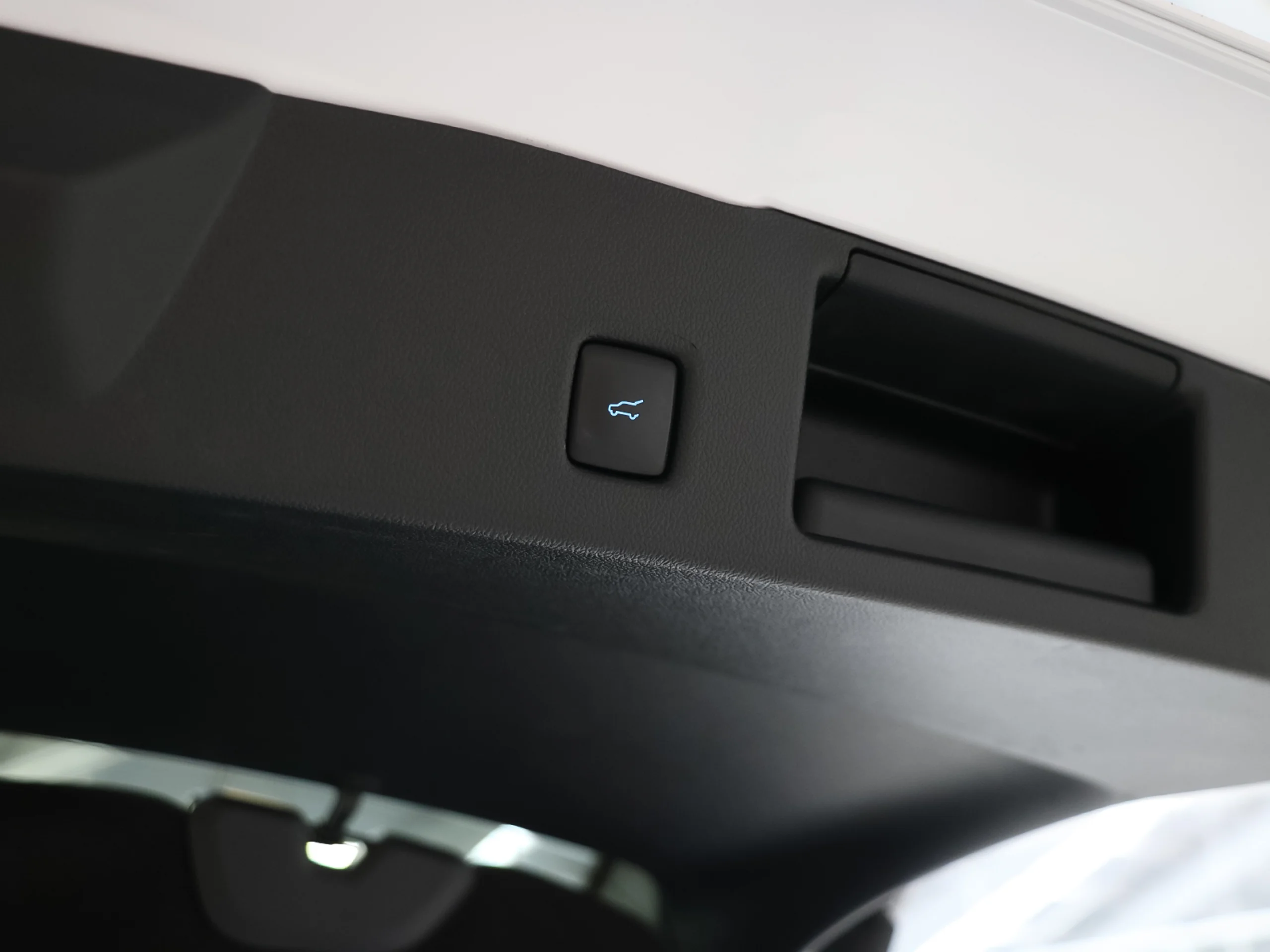 Ford Kuga 2.5 Duratec FHEV ST-Line X 4x2 Auto 132 kW (180 CV) - Foto 49