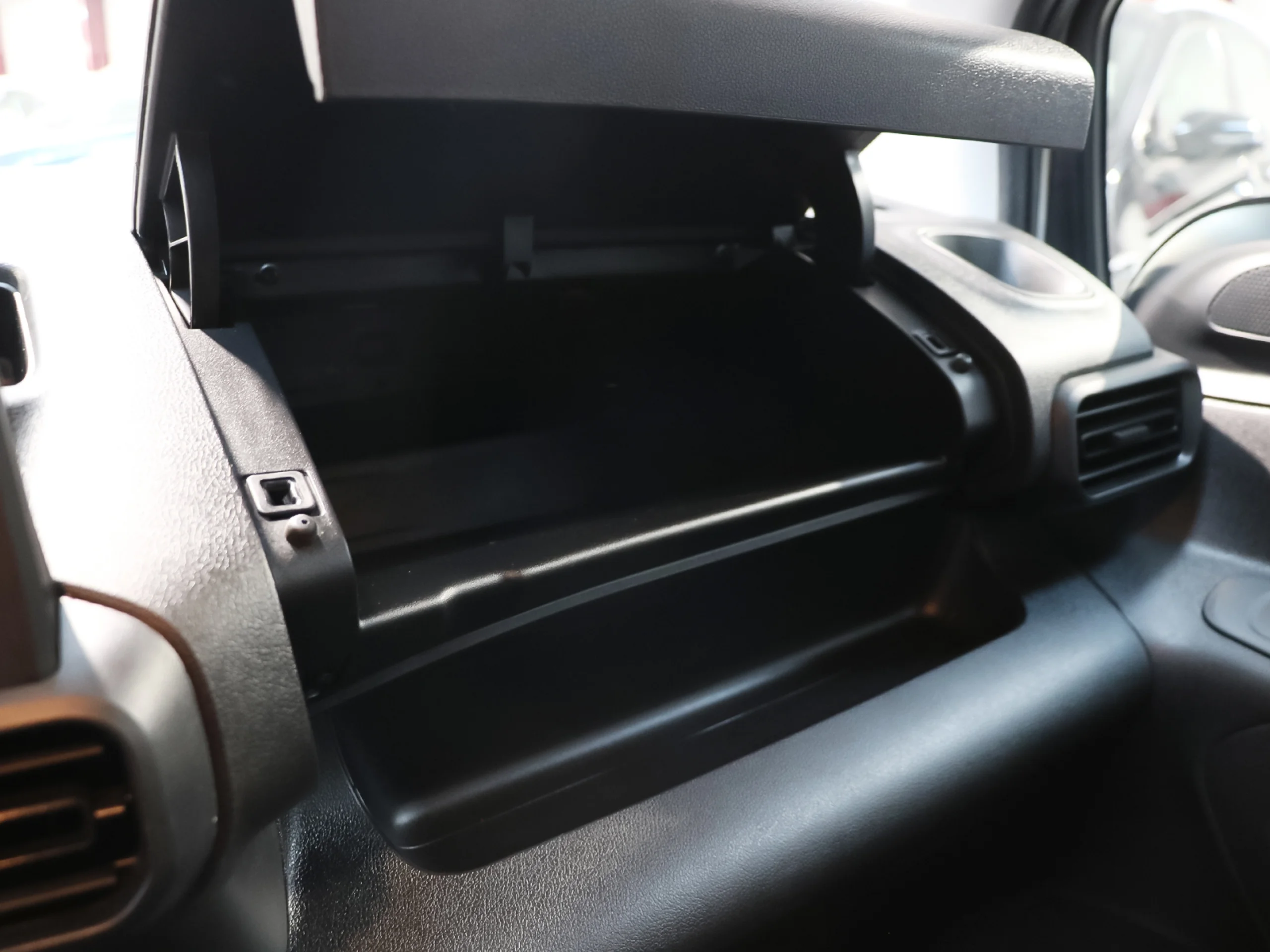 Toyota Proace City EV GX L2 50kWh 100 kW (136 CV) - Foto 17