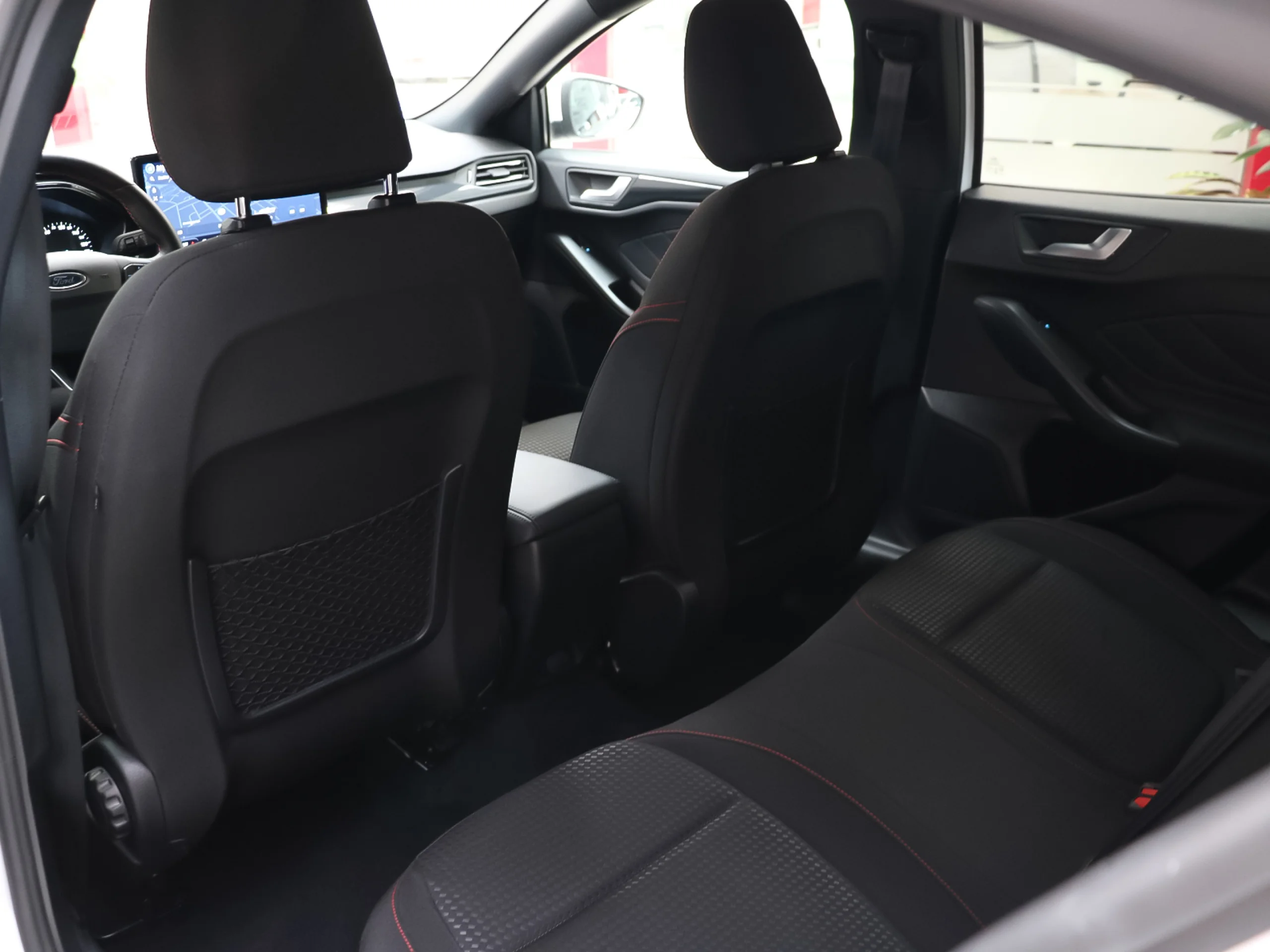 Ford Focus 1.0 Ecoboost MHEV ST-Line Auto 114 kW (155 CV) - Foto 8