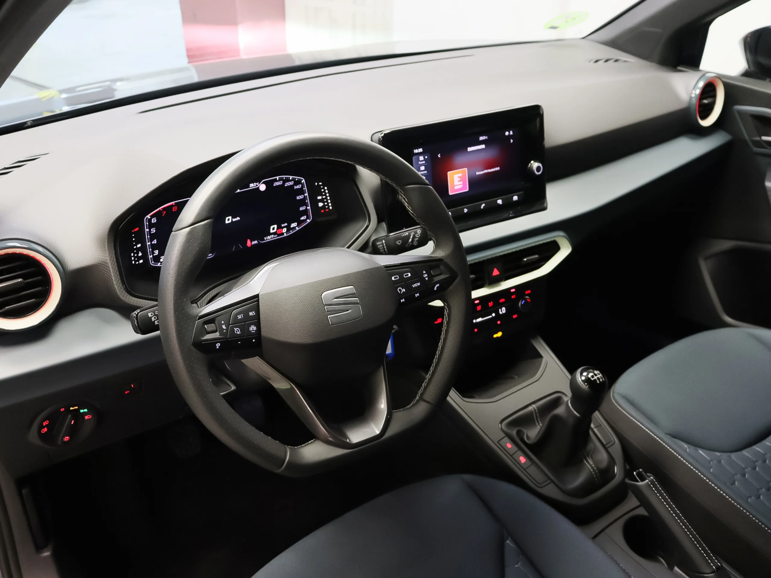 SEAT Arona 1.0 TSI S&S Style+ 85 kW (115 CV) - Foto 3