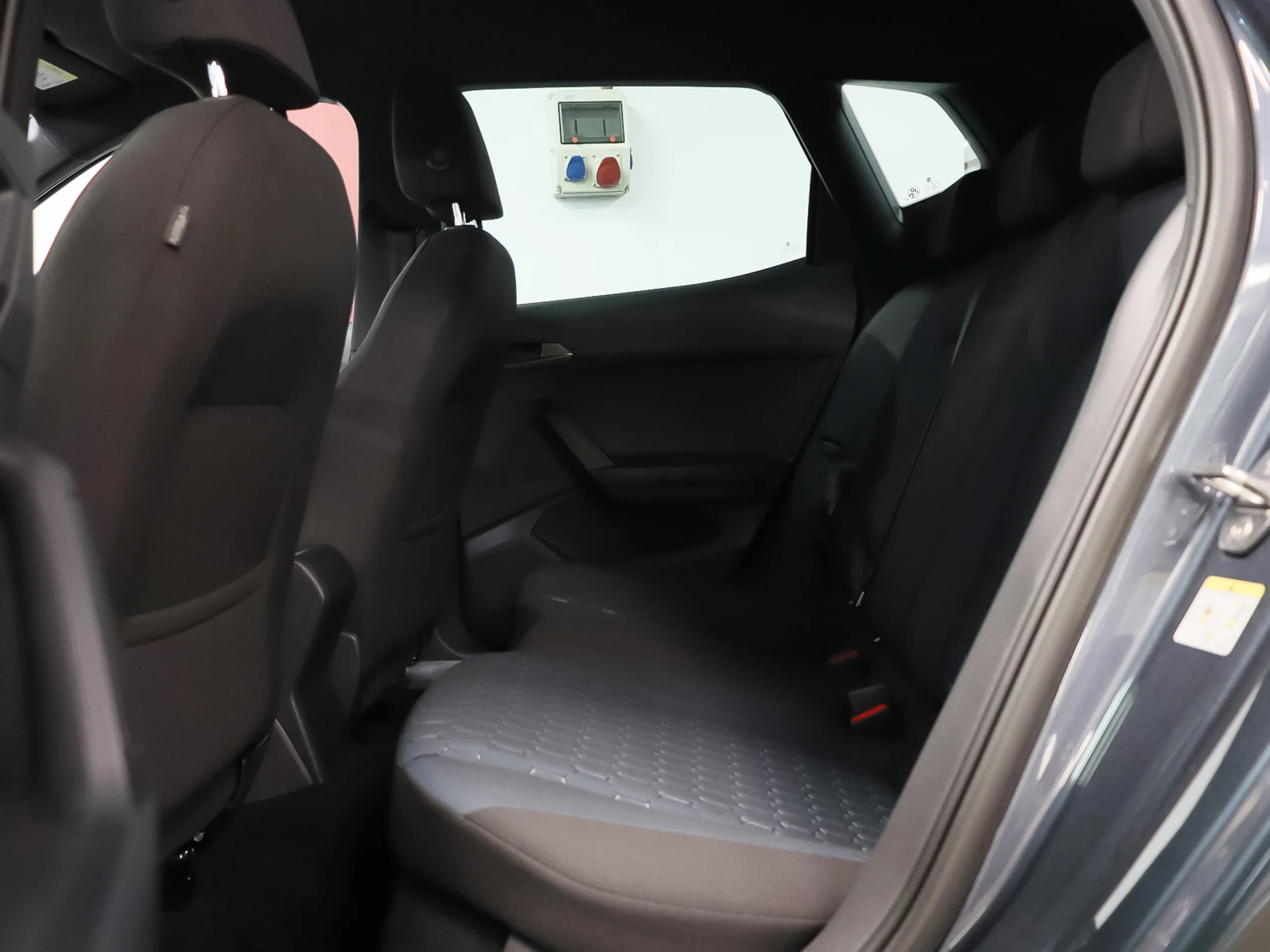 SEAT Arona 1.0 TSI S&S Style+ 85 kW (115 CV) - Foto 6