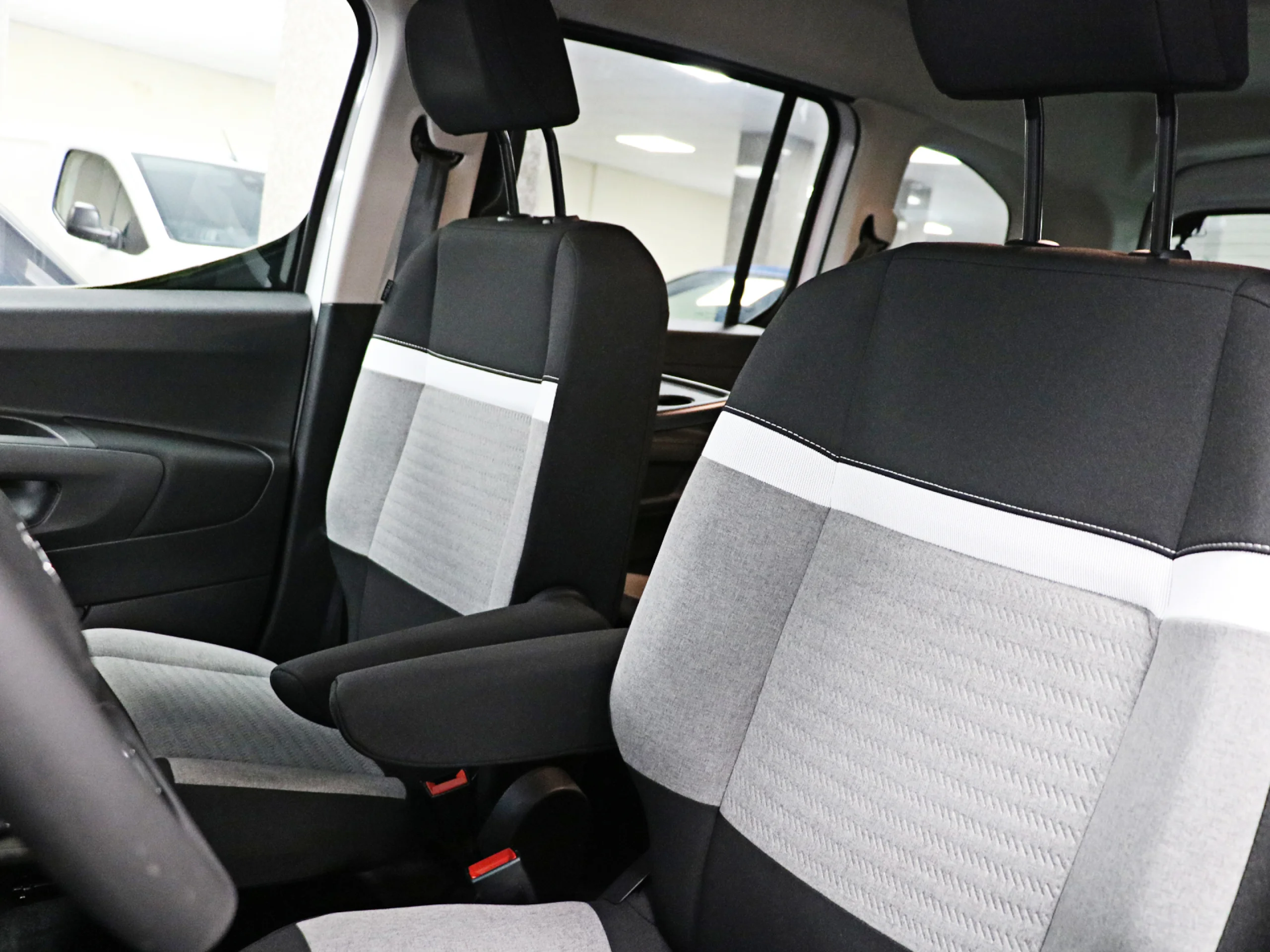 Citroen ë-Berlingo Shine Talla M 50kWh 100 kW (136 CV) - Foto 10