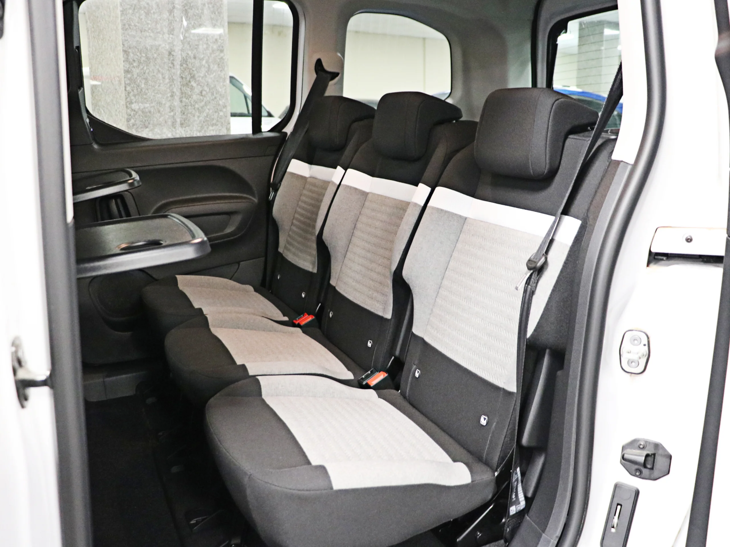 Citroen ë-Berlingo Shine Talla M 50kWh 100 kW (136 CV) - Foto 13