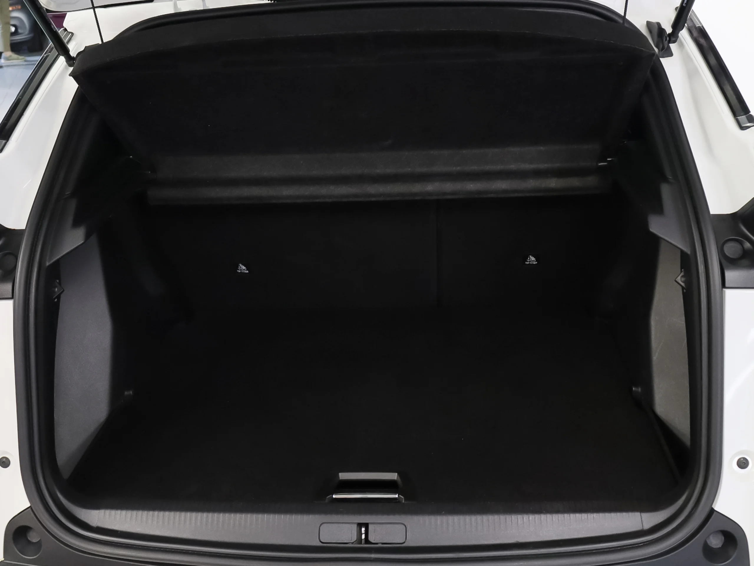 Peugeot 2008 PureTech 130 S&S Allure 96 kW (130 CV) - Foto 34