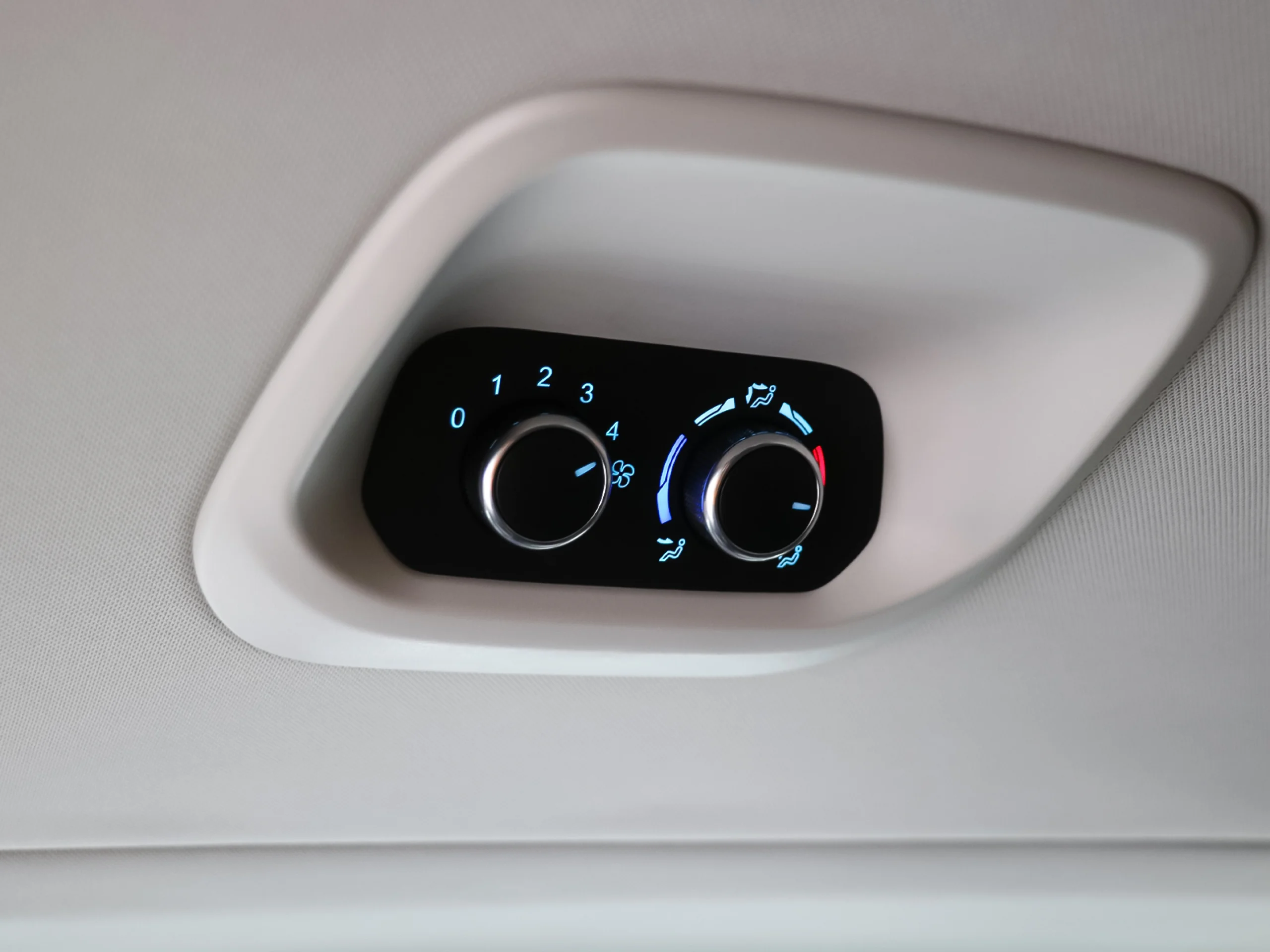 Ford Tourneo Custom 2.0 Ecoblue L1 Titanium Auto 125 kW (170 CV) - Foto 13