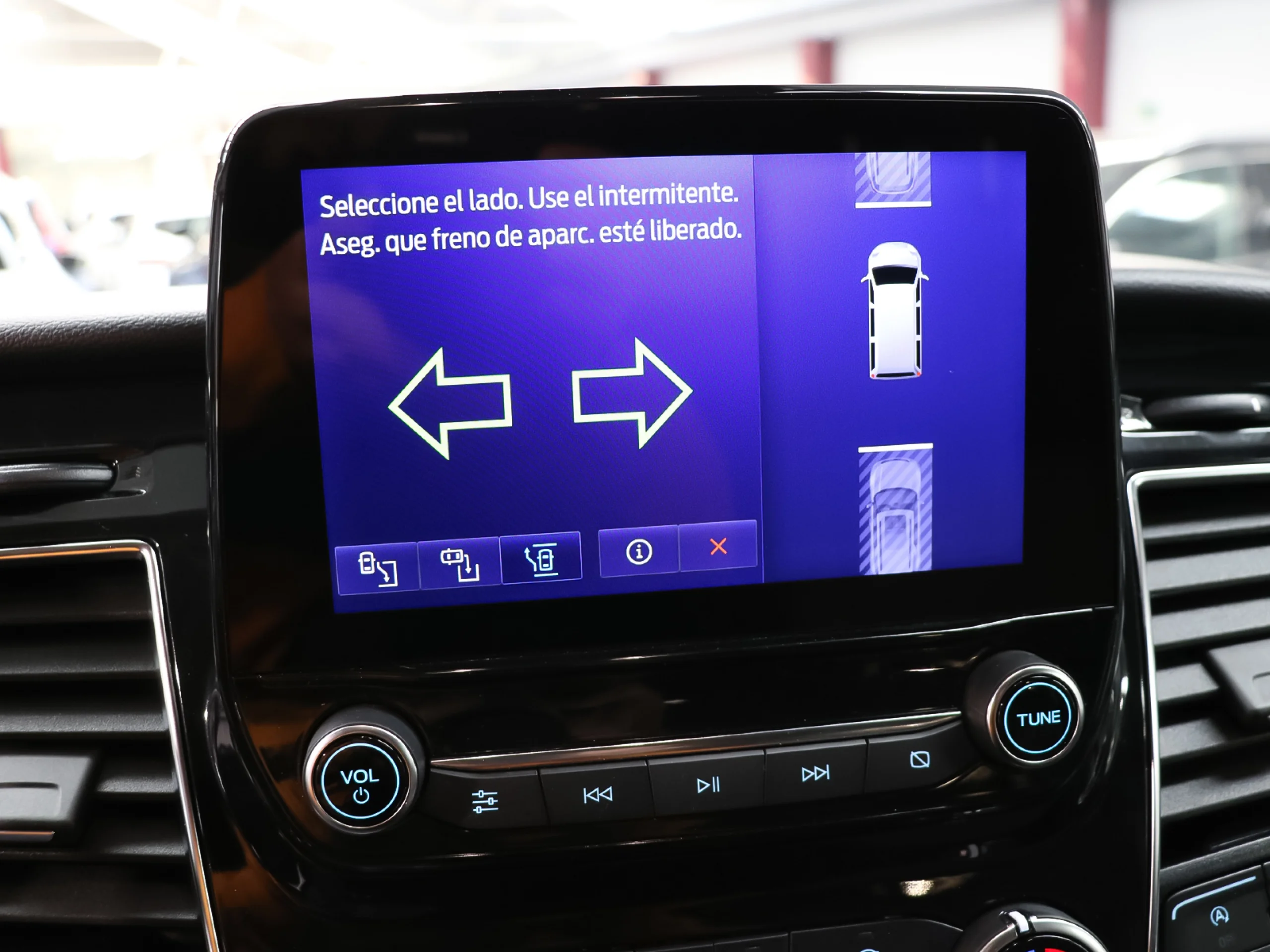 Ford Tourneo Custom 2.0 Ecoblue L1 Titanium Auto 125 kW (170 CV) - Foto 23