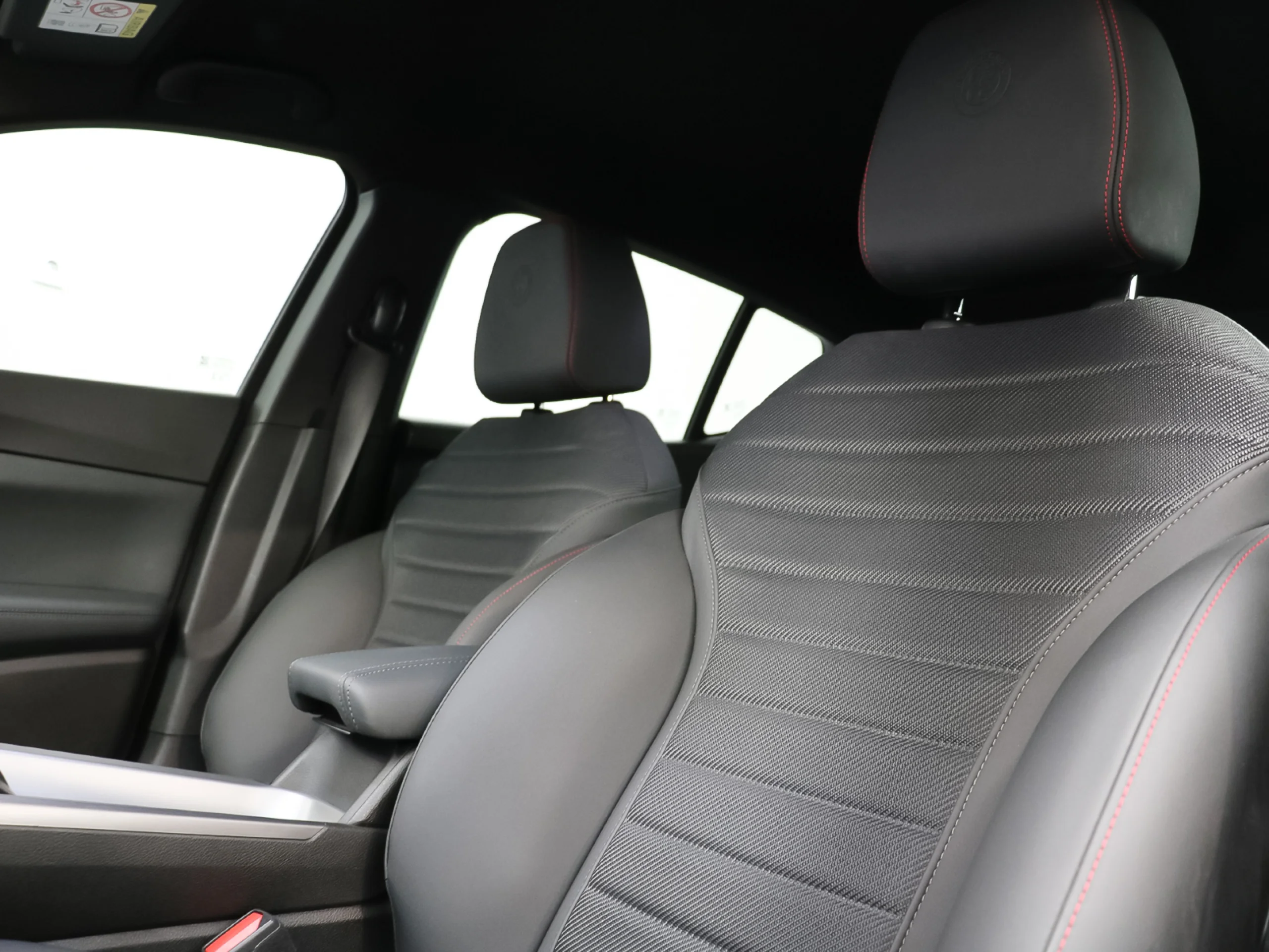 Alfa Romeo Tonale 1.5 MHEV Sprint FWD 96 kW (130 CV) - Foto 7