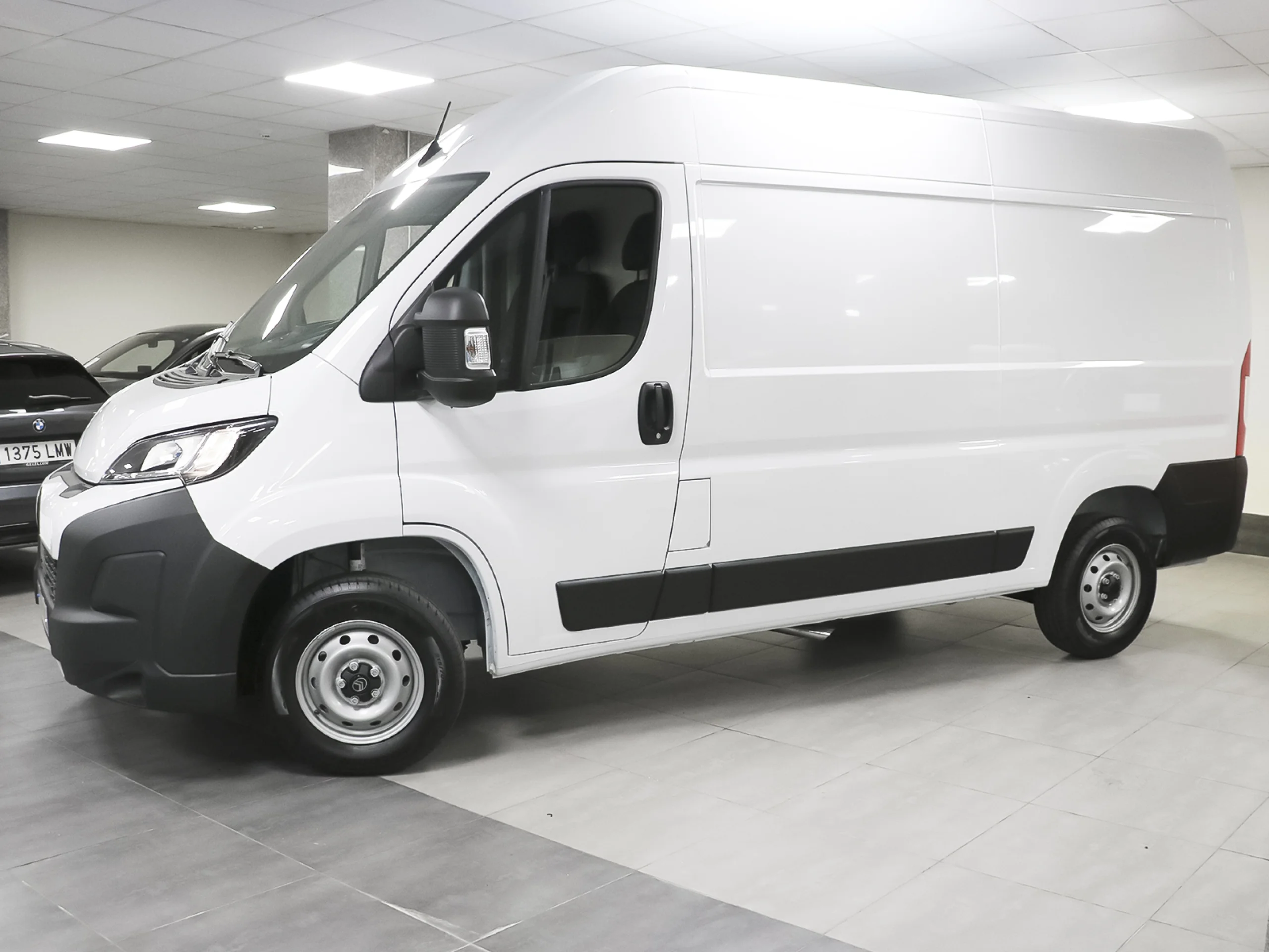 Citroen Jumper Furgon BlueHDi 140 S&S 35 L2H2 103 kW (140 CV) - Foto 2