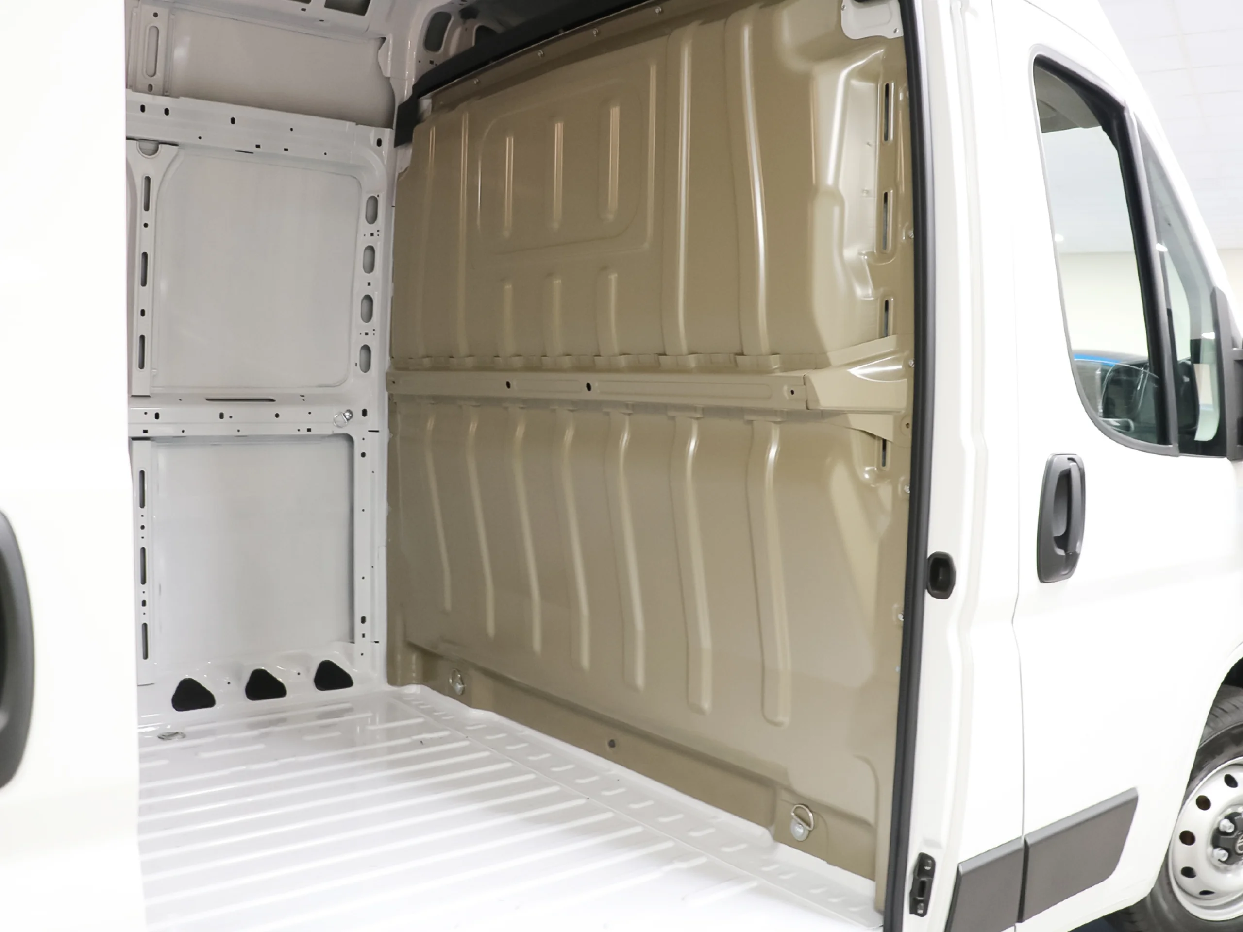 Citroen Jumper Furgon BlueHDi 140 S&S 35 L2H2 103 kW (140 CV) - Foto 25