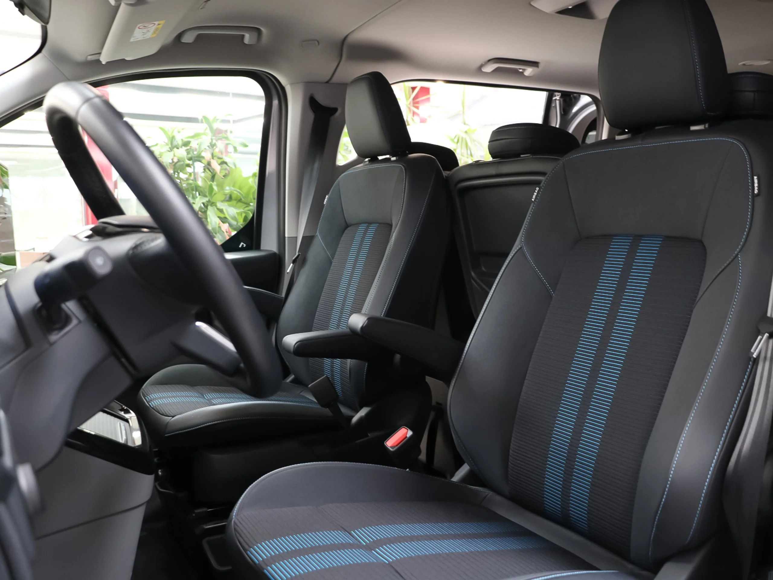 Ford Tourneo Custom BEV 64kWh Titanium X L1 Auto 160 kW (218 CV) - Foto 12