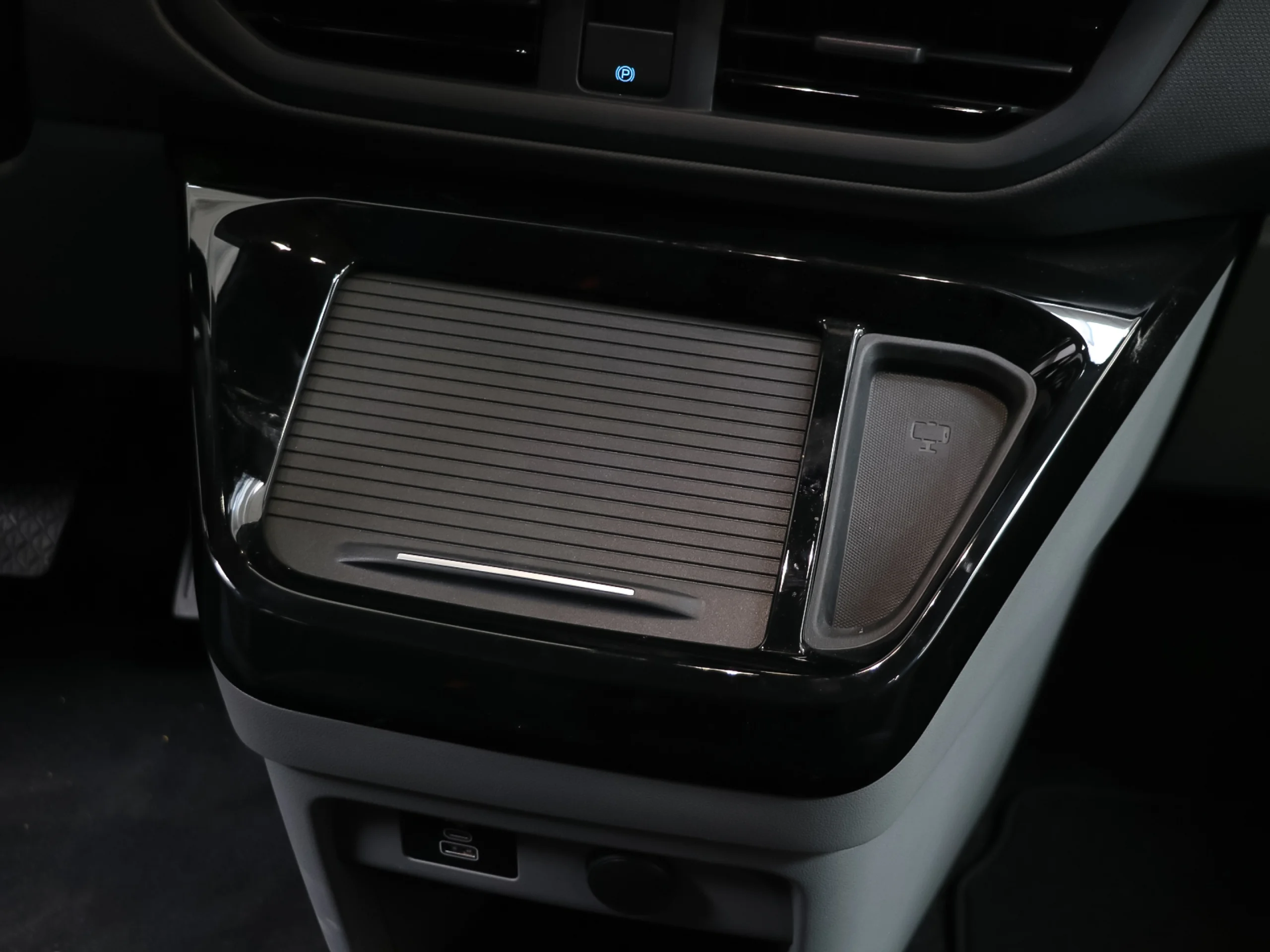 Ford Tourneo Custom BEV 64kWh Titanium X L1 Auto 160 kW (218 CV) - Foto 44