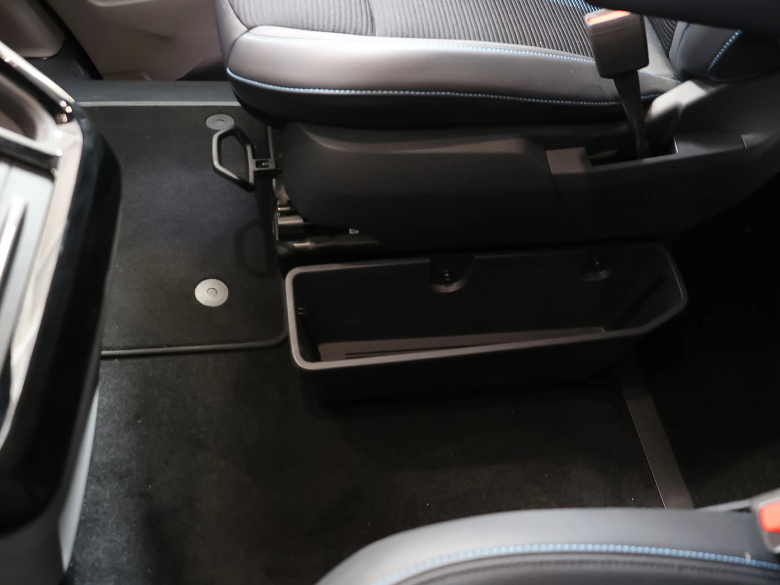 Ford Tourneo Custom BEV 64kWh Titanium X L1 Auto 160 kW (218 CV) - Foto 45