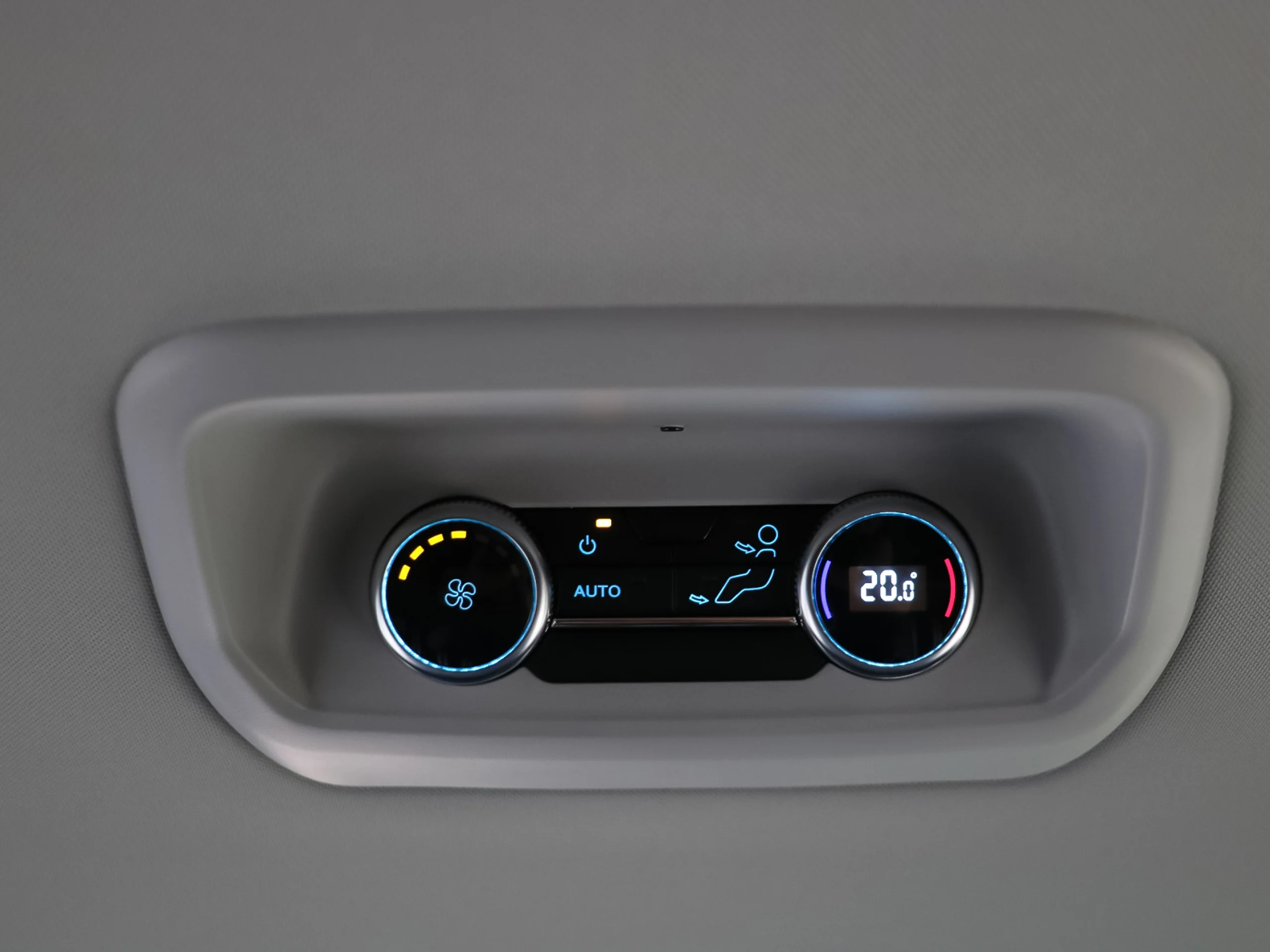 Ford Tourneo Custom BEV 64kWh Titanium X L1 Auto 160 kW (218 CV) - Foto 16