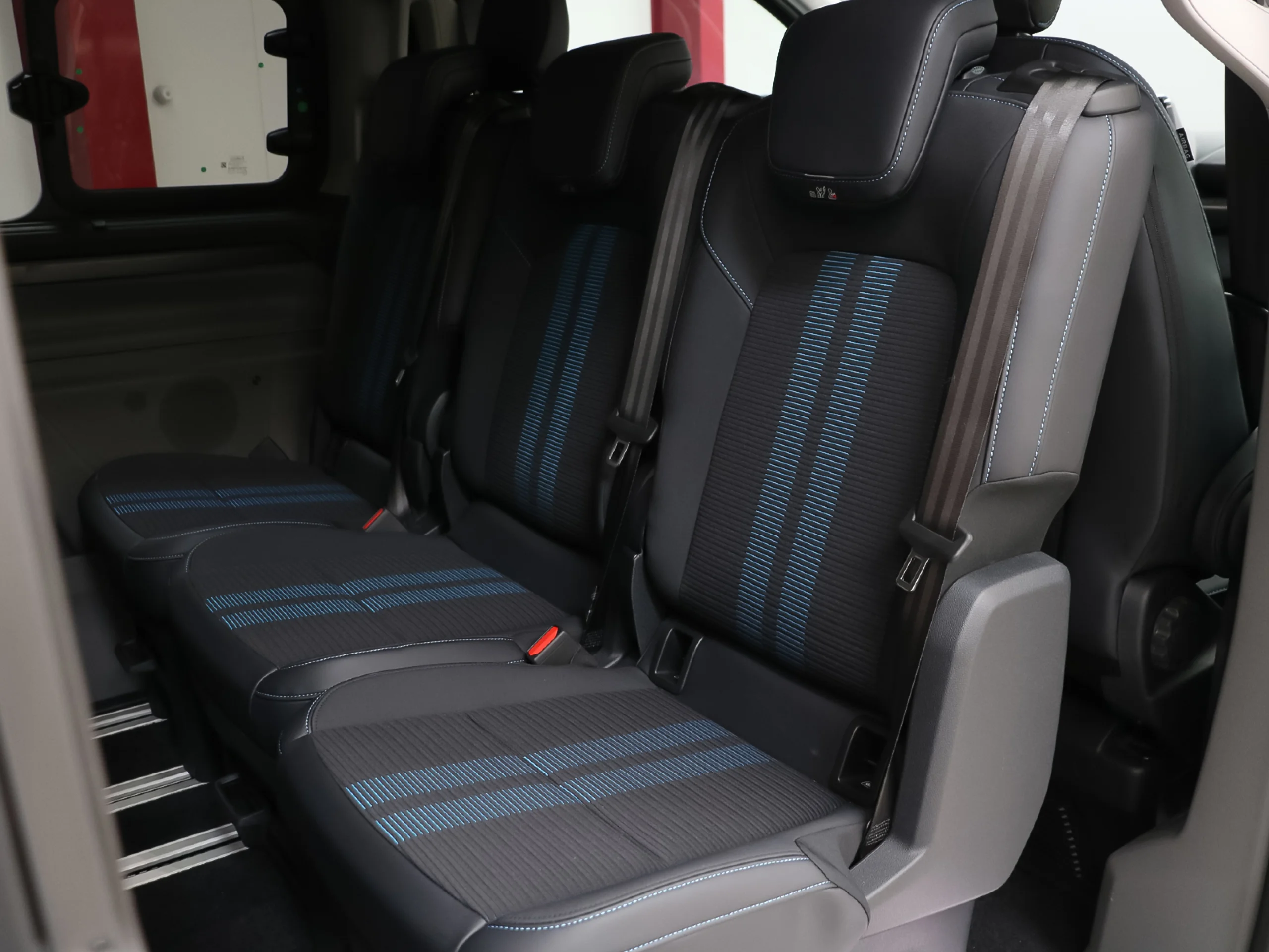 Ford Tourneo Custom BEV 64kWh Titanium X L1 Auto 160 kW (218 CV) - Foto 8