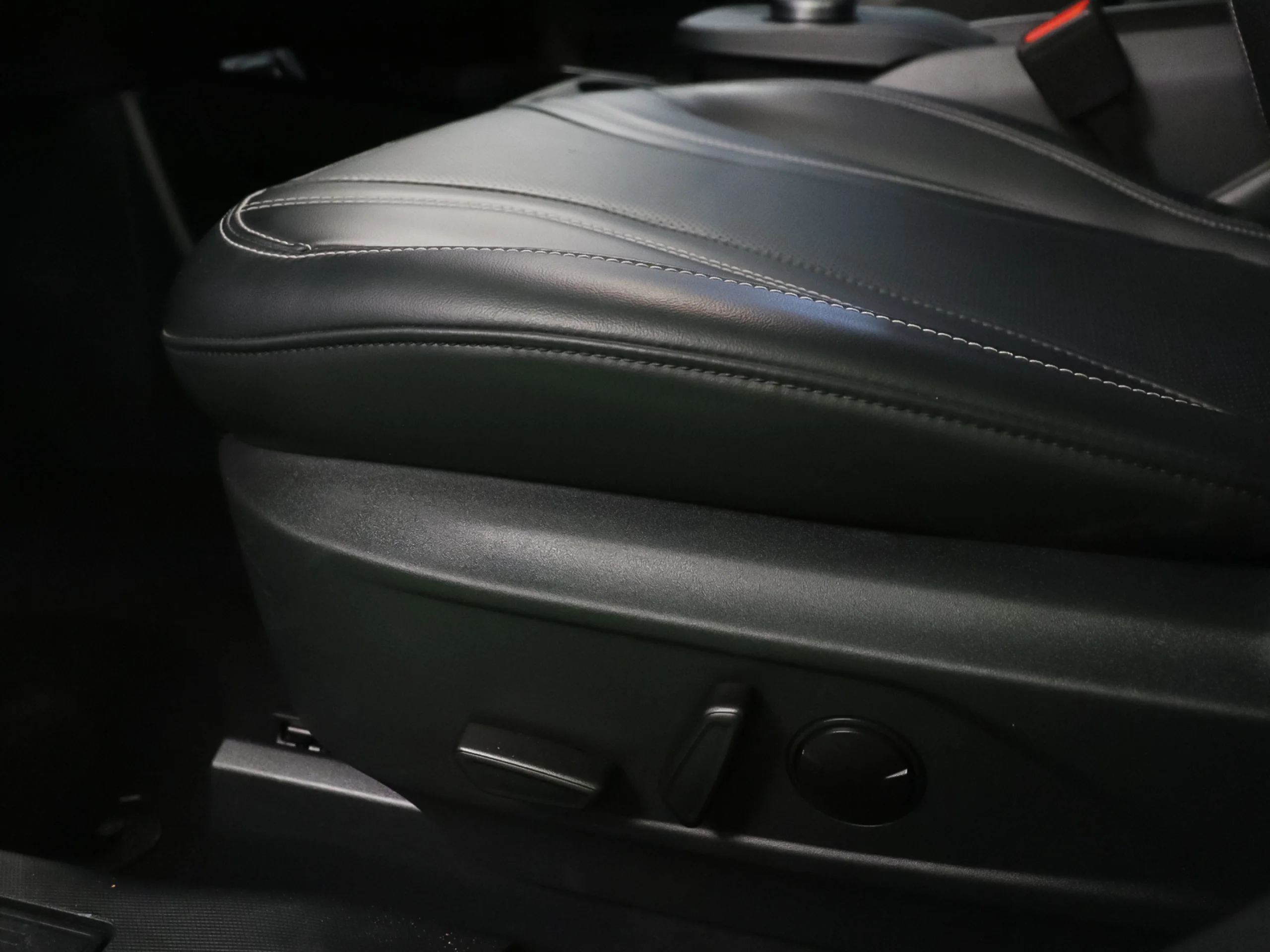 Ford Mustang Mach-E Batería 98.8Kwh 216 kW (294 CV) - Foto 5