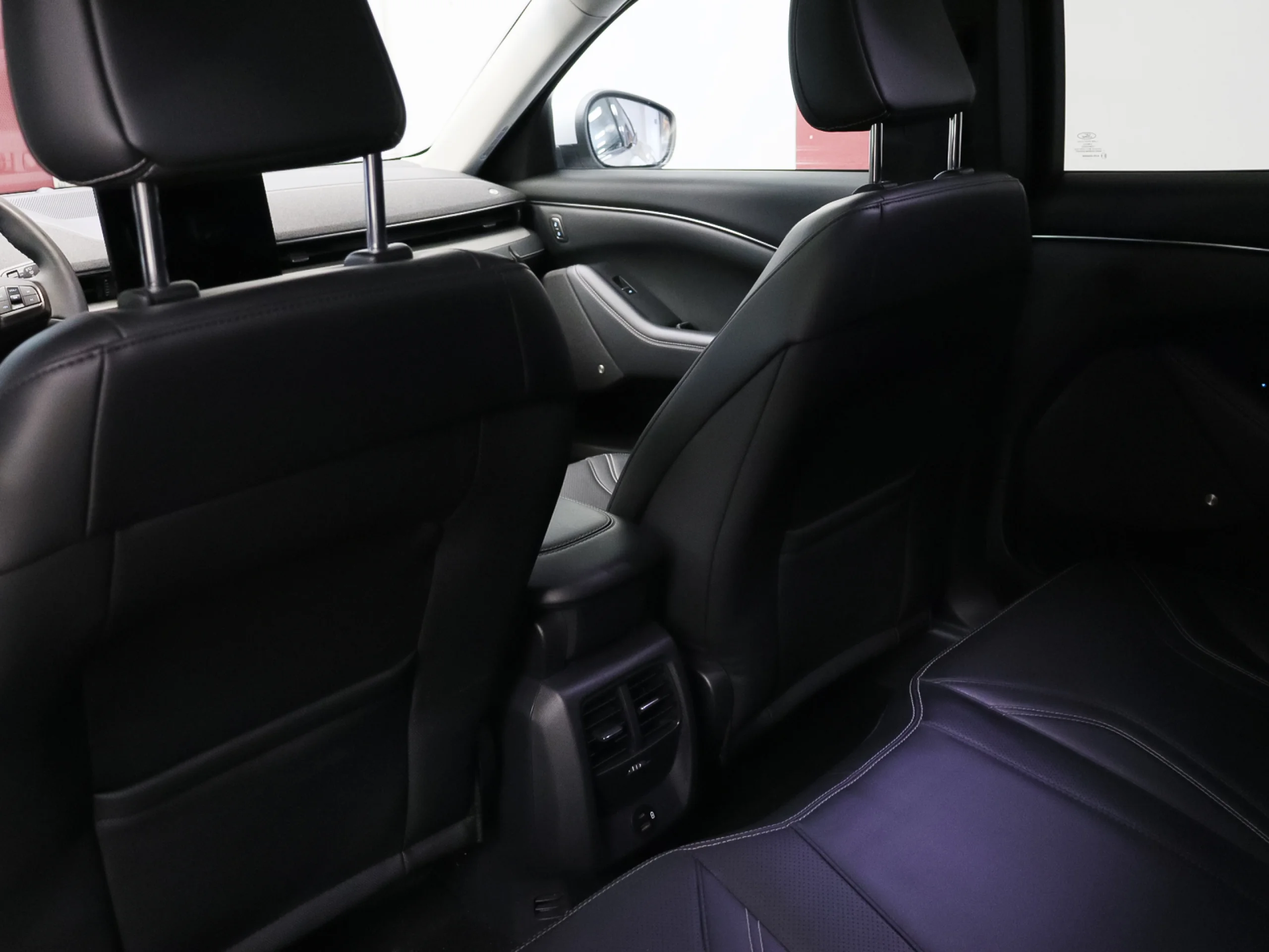 Ford Mustang Mach-E Batería 98.8Kwh 216 kW (294 CV) - Foto 9