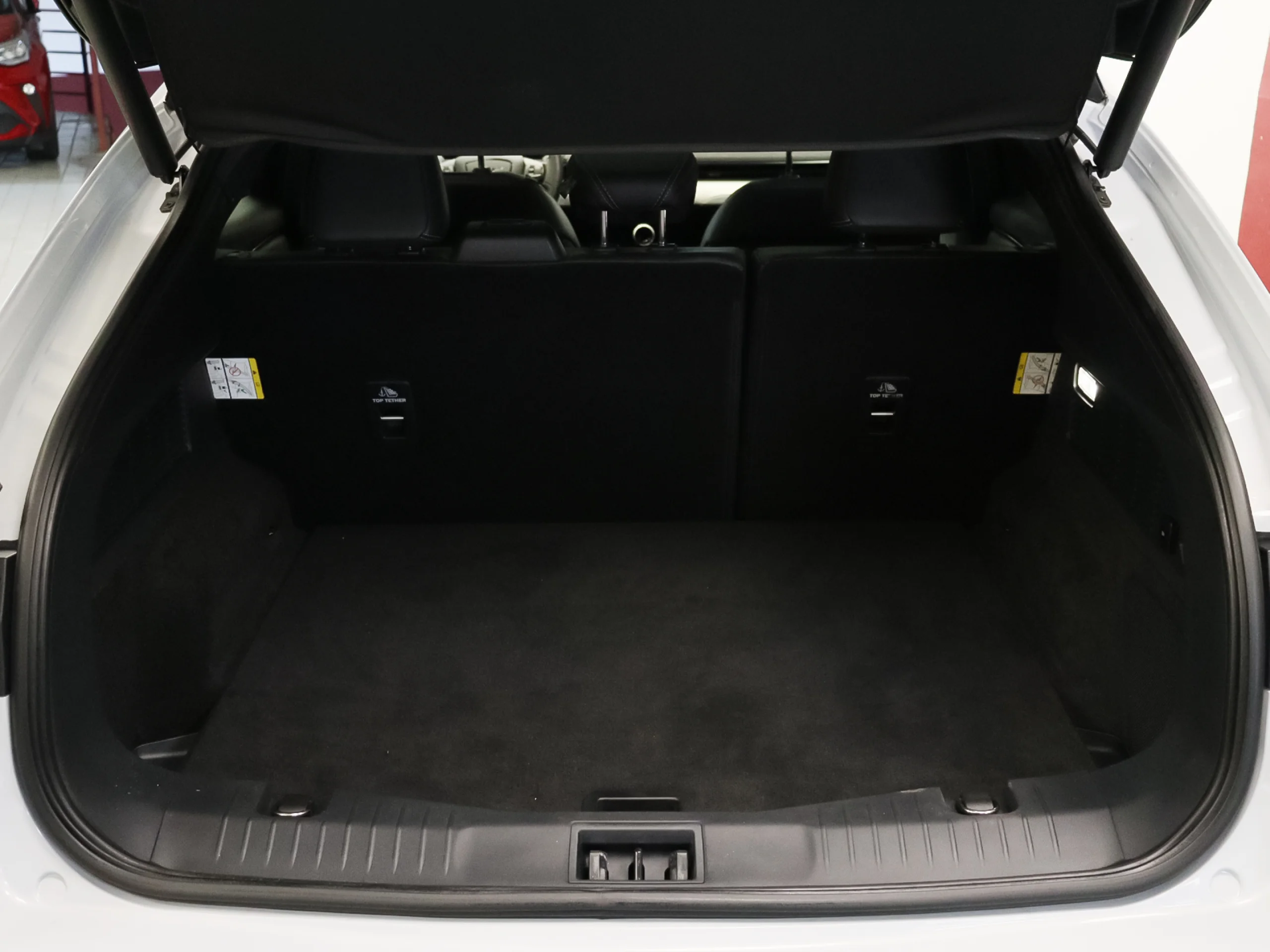 Ford Mustang Mach-E Batería 98.8Kwh 216 kW (294 CV) - Foto 36