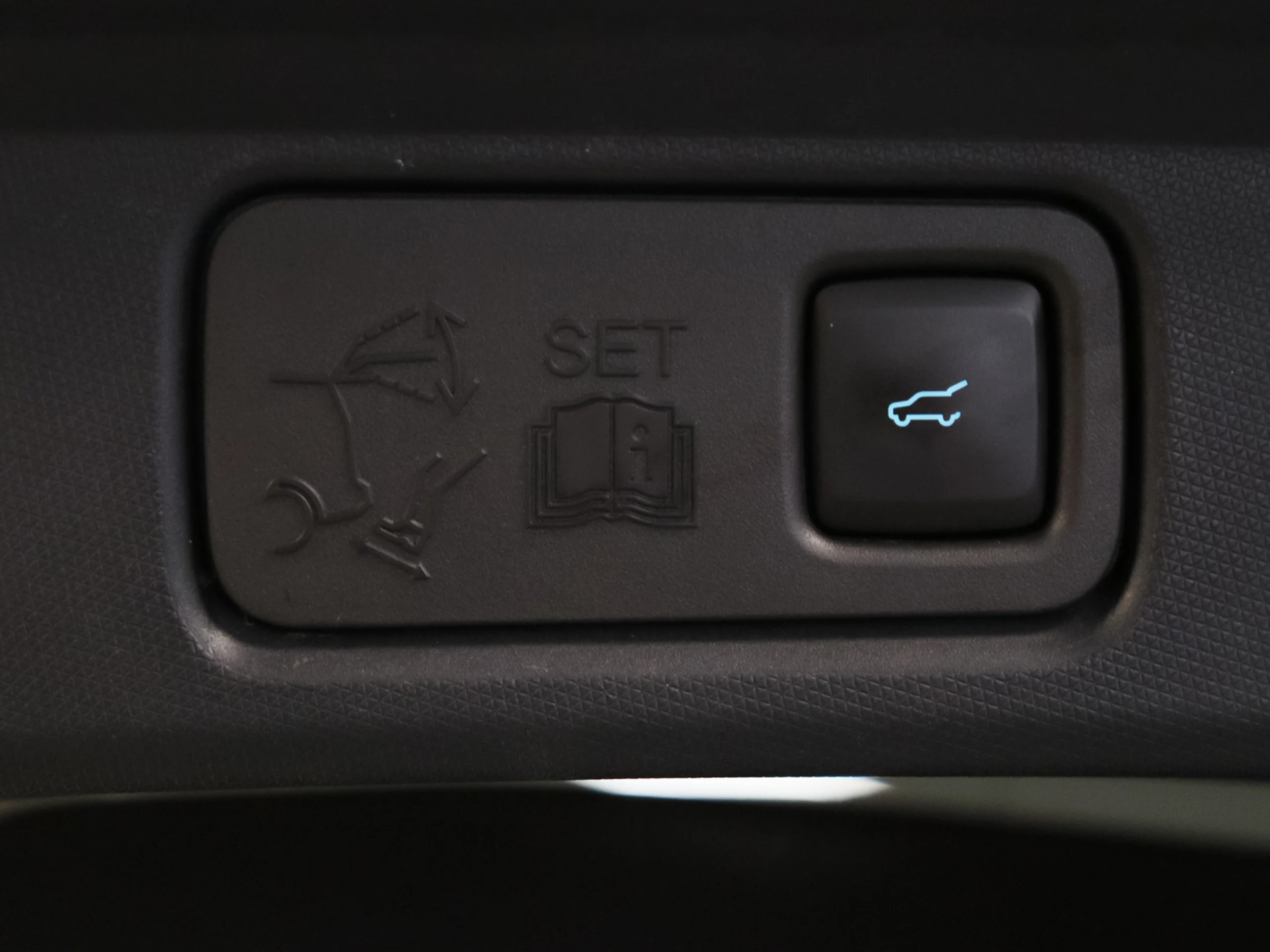 Ford Mustang Mach-E Batería 98.8Kwh 216 kW (294 CV) - Foto 37