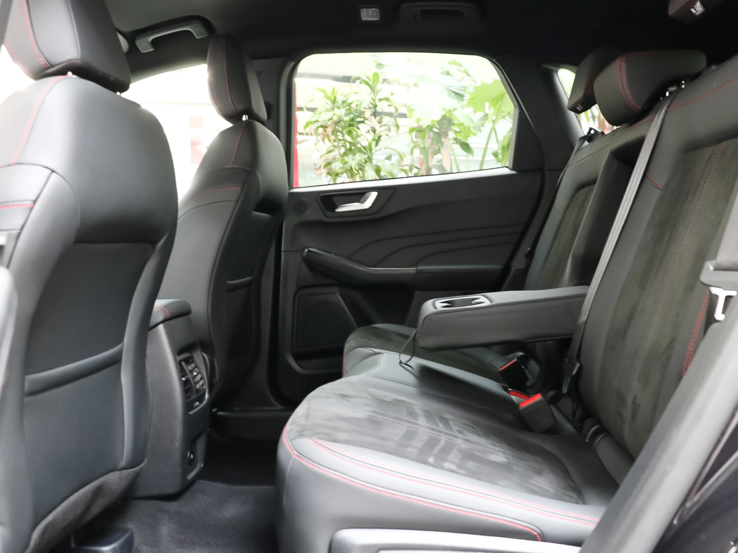 Ford Kuga 2.5 Duratec PHEV ST-Line X Auto 178 kW (243 CV) - Foto 12