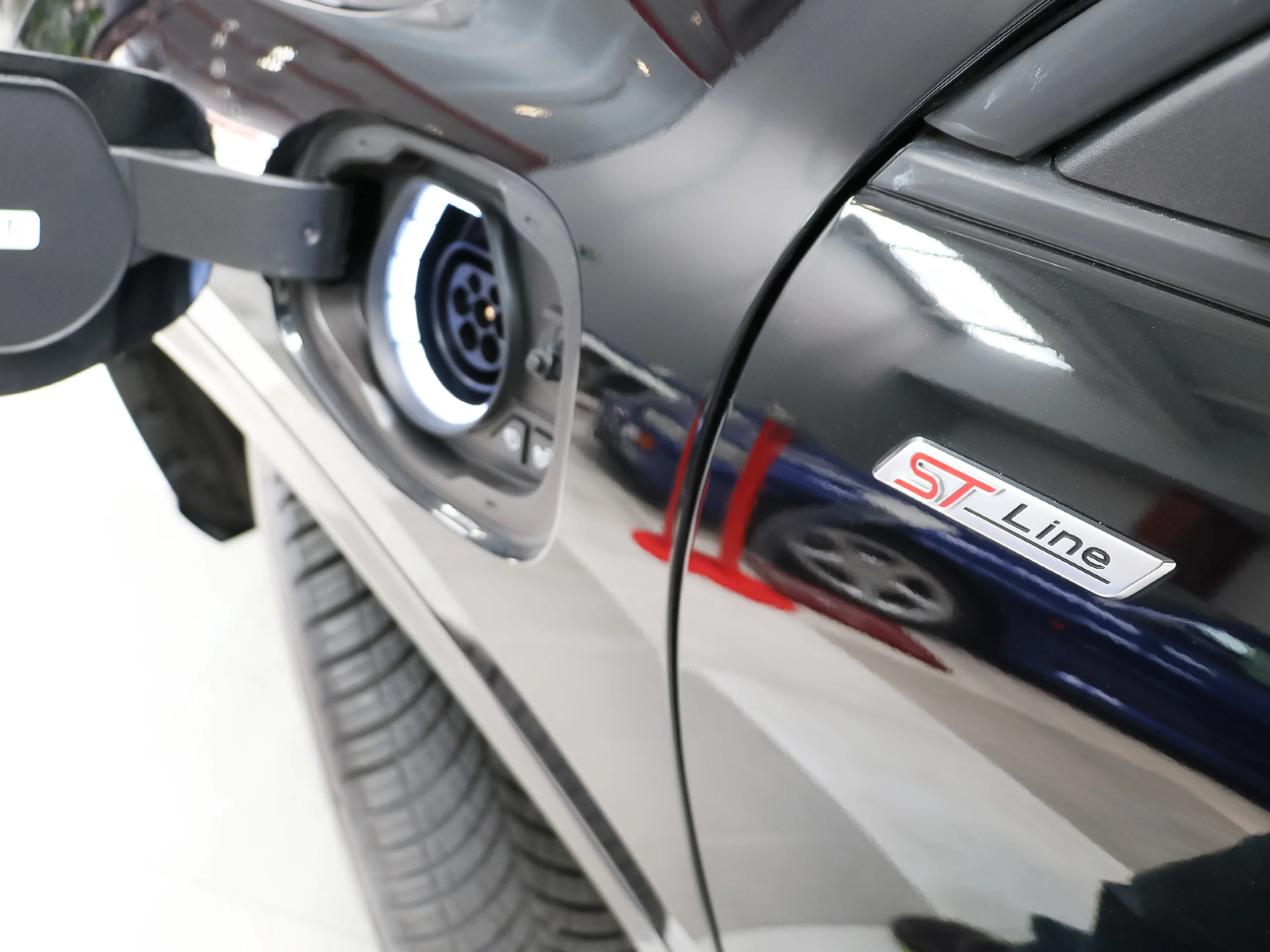 Ford Kuga 2.5 Duratec PHEV ST-Line X Auto 178 kW (243 CV) - Foto 43