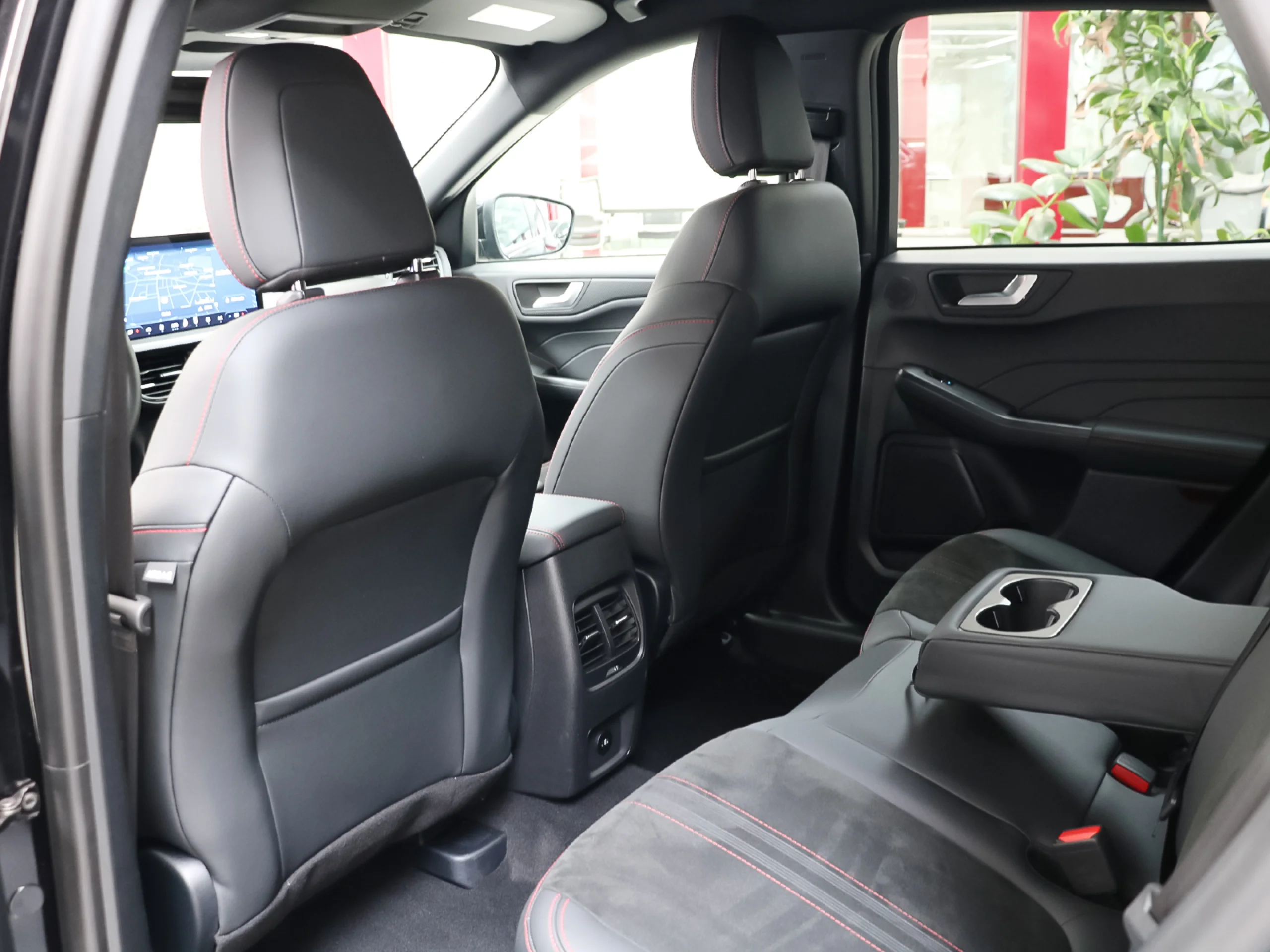 Ford Kuga 2.5 Duratec PHEV ST-Line X Auto 178 kW (243 CV) - Foto 11
