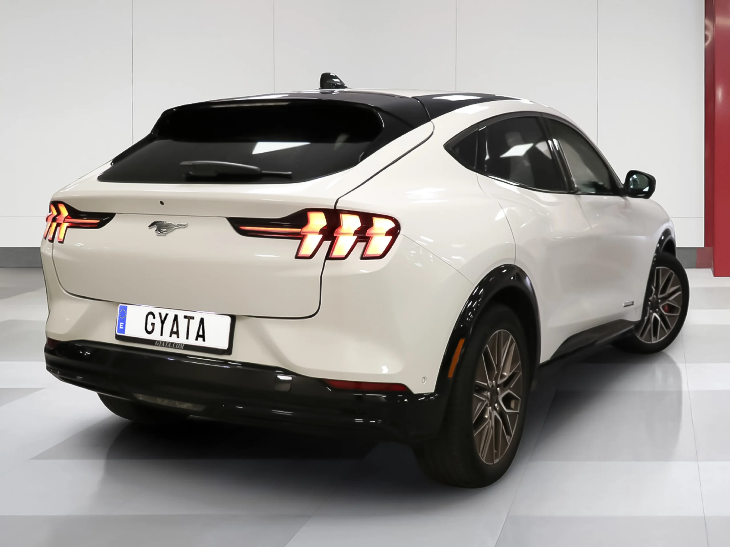 Ford Mustang Mach-E Premium RWD Rango Extendido 216 kW (294 CV) - Foto 2